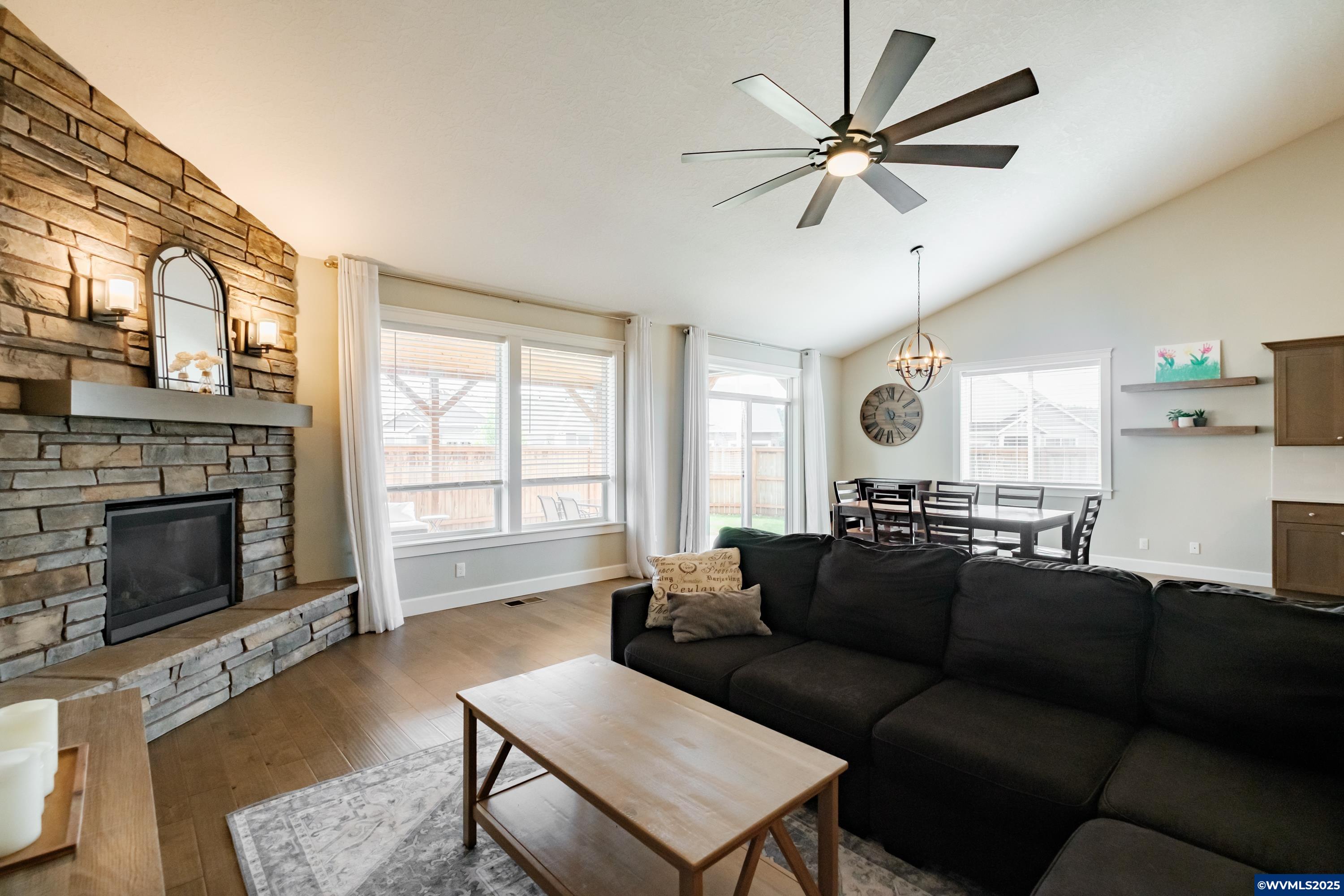 Turner, Oregon 97392, United States, 4 Bedrooms Bedrooms, ,2 BathroomsBathrooms,Residential,Active,154475