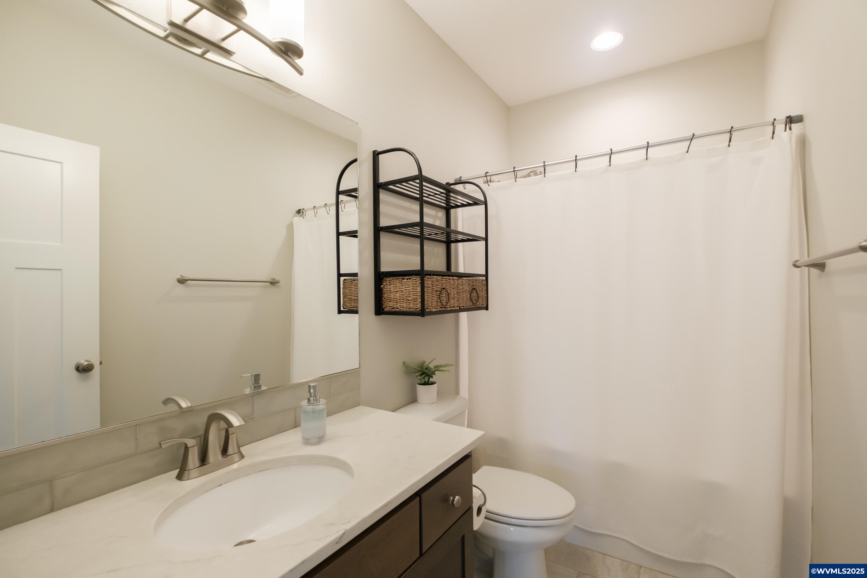 Turner, Oregon 97392, United States, 4 Bedrooms Bedrooms, ,2 BathroomsBathrooms,Residential,Active,154475