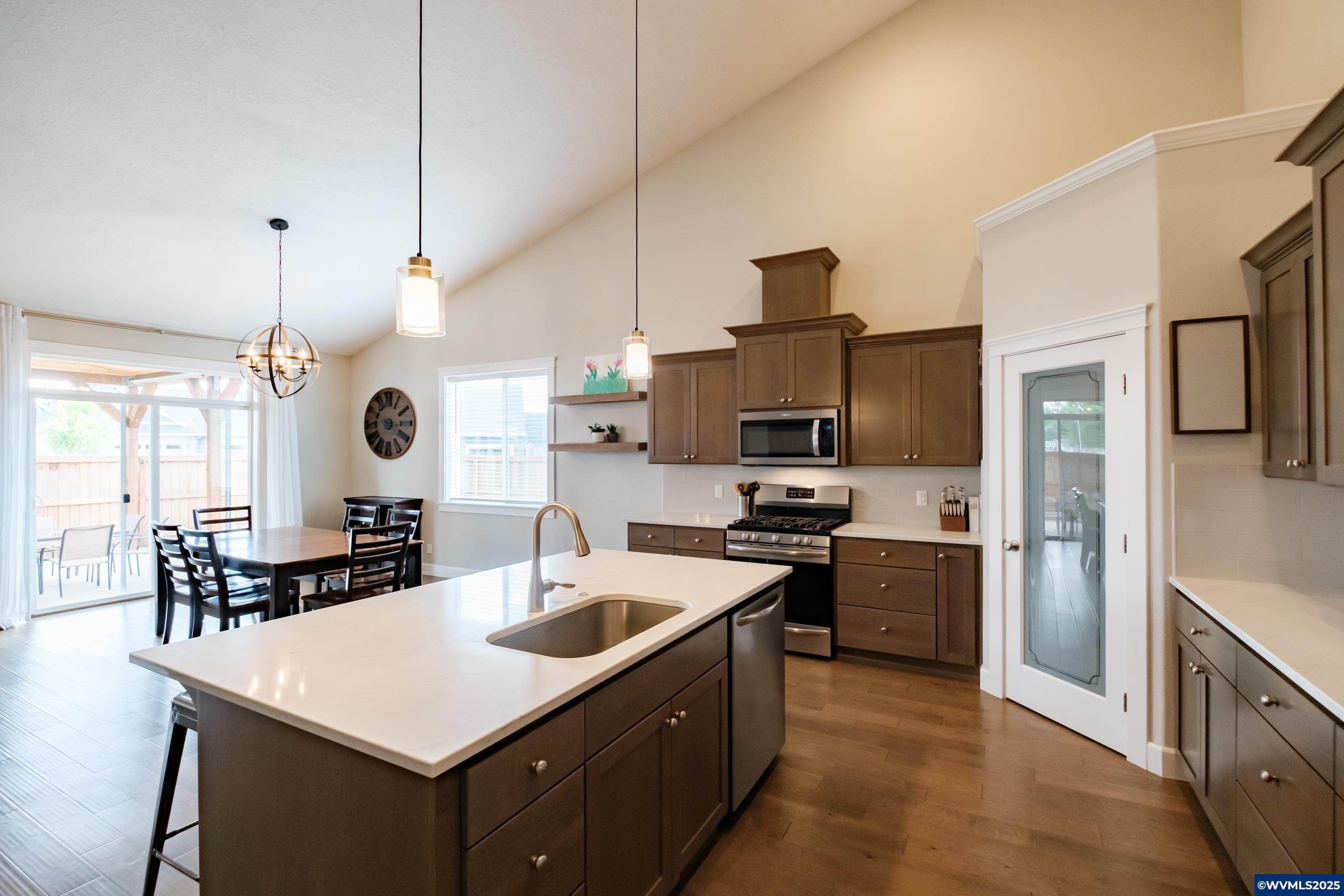 Turner, Oregon 97392, United States, 4 Bedrooms Bedrooms, ,2 BathroomsBathrooms,Residential,Active,154475