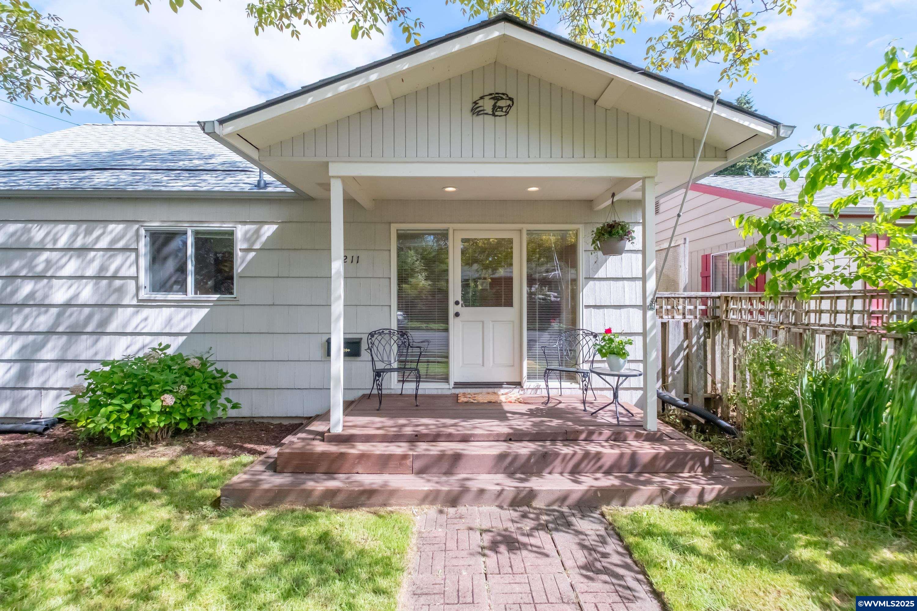 3211 NW Taylor (& 3205) Av