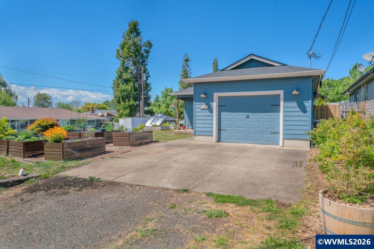1737 13th Av SW