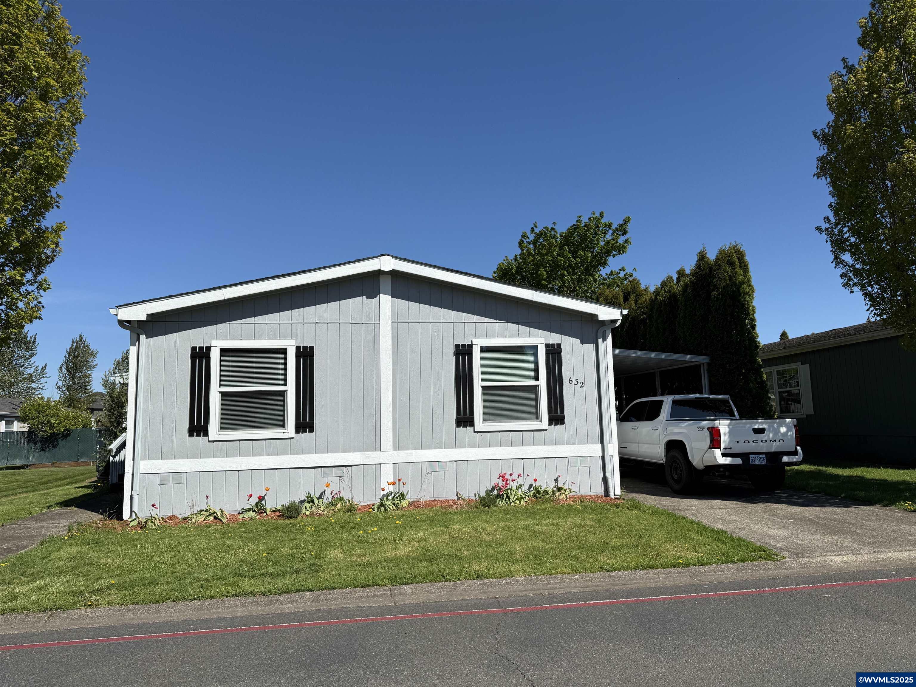 632 Windemere (#17) St