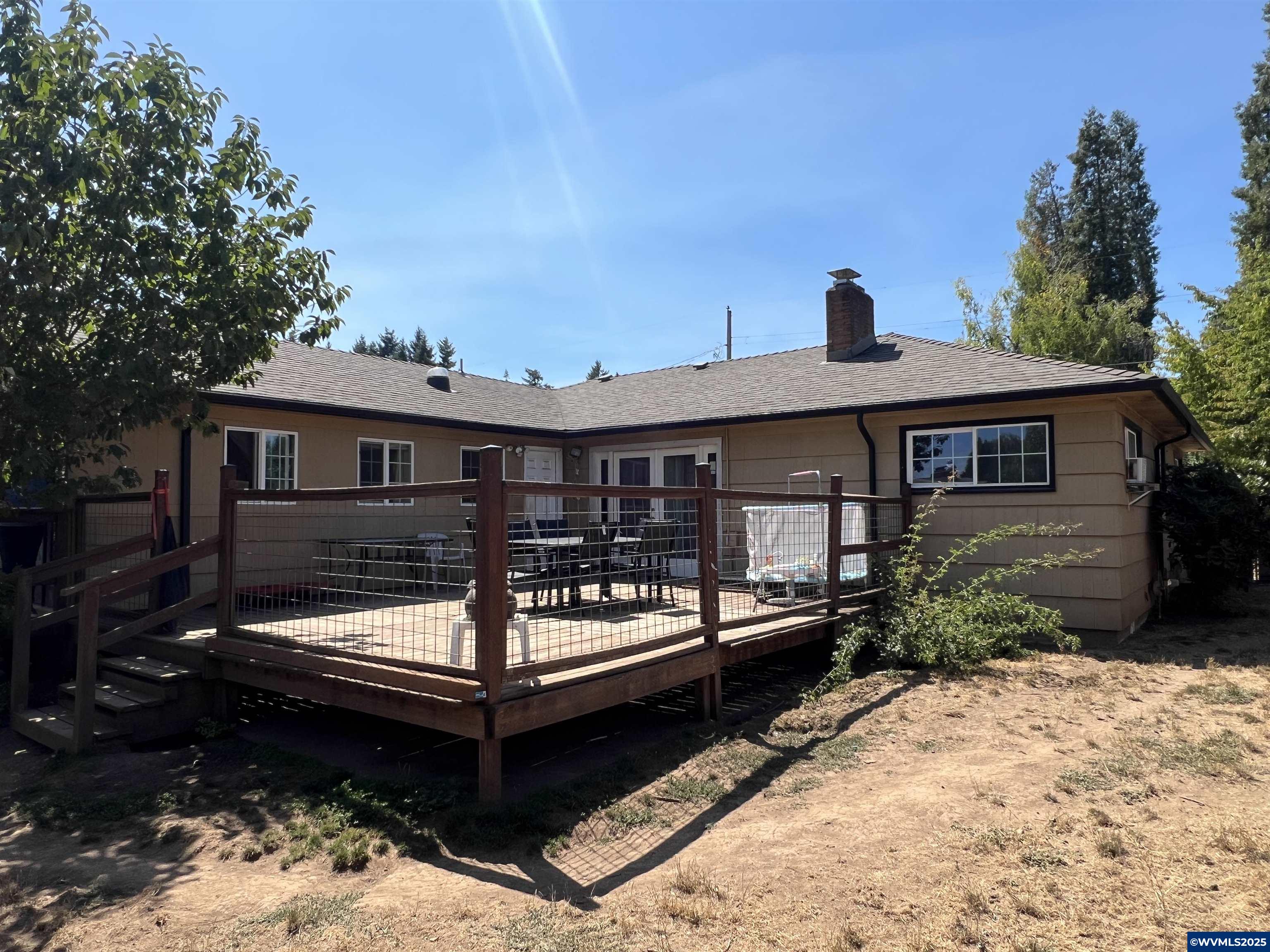 2310 Mountain View Dr