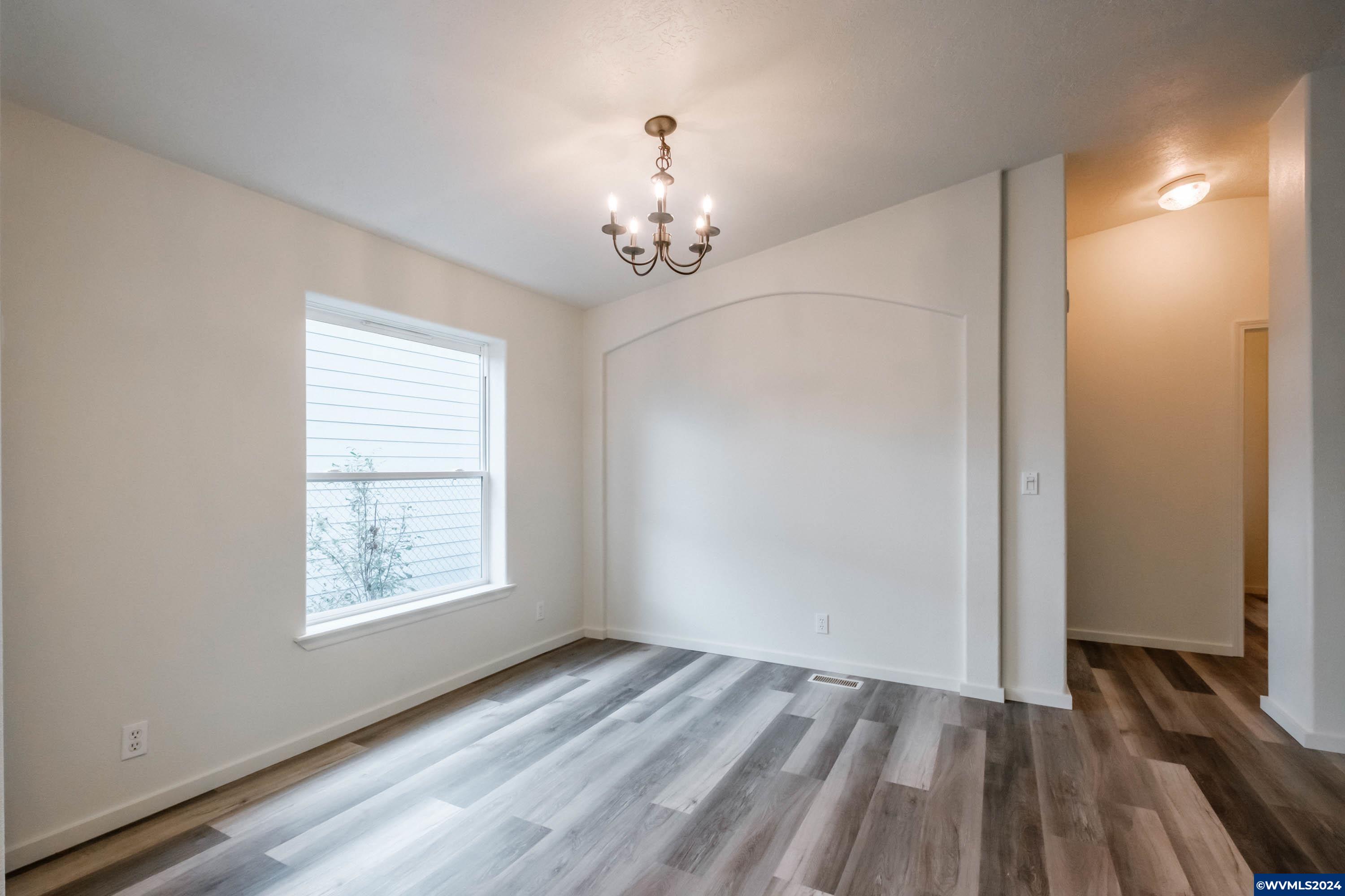 Woodburn, Oregon 97071, United States, 3 Bedrooms Bedrooms, ,2 BathroomsBathrooms,Residential,Active,62086