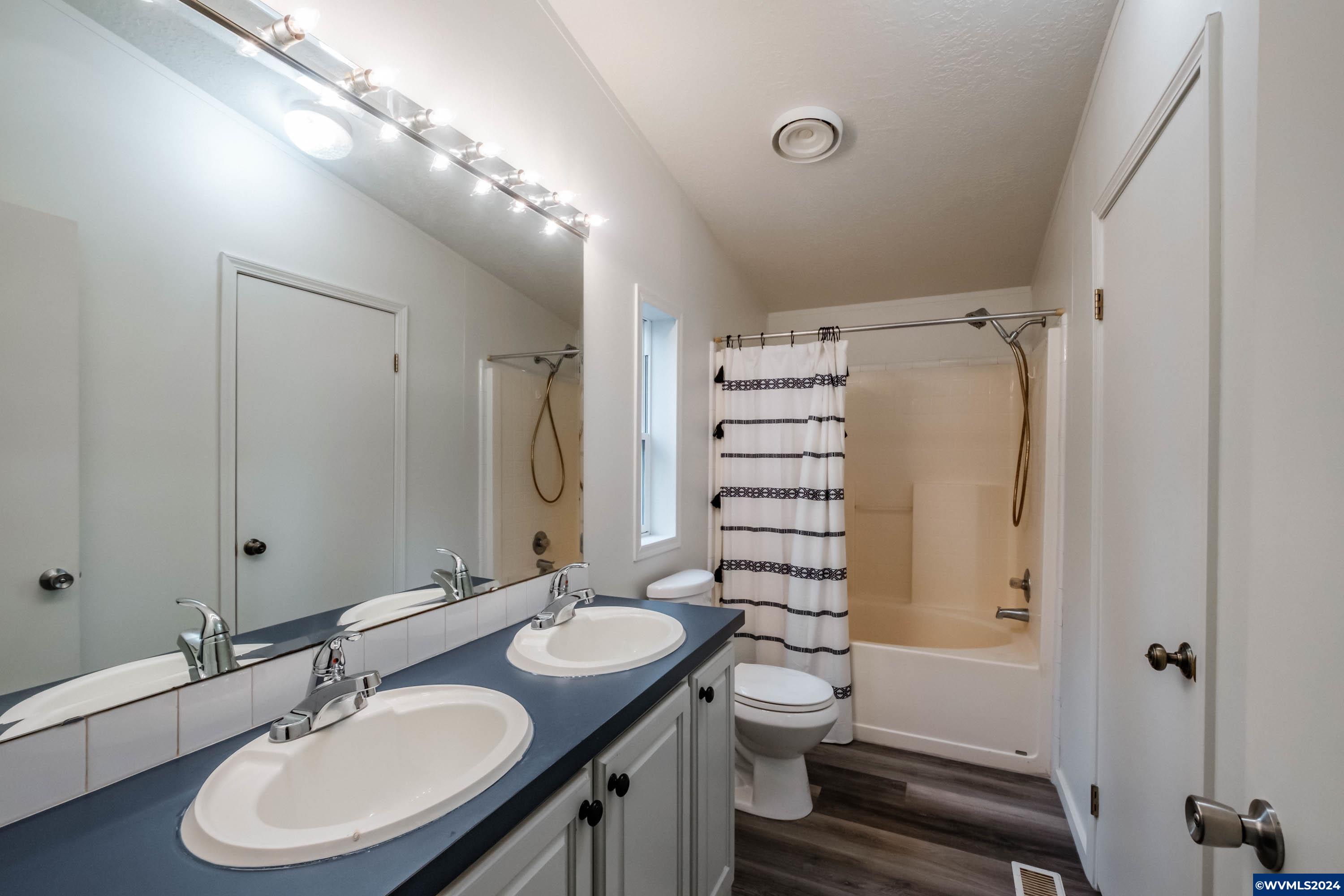 Woodburn, Oregon 97071, United States, 3 Bedrooms Bedrooms, ,2 BathroomsBathrooms,Residential,Active,62086