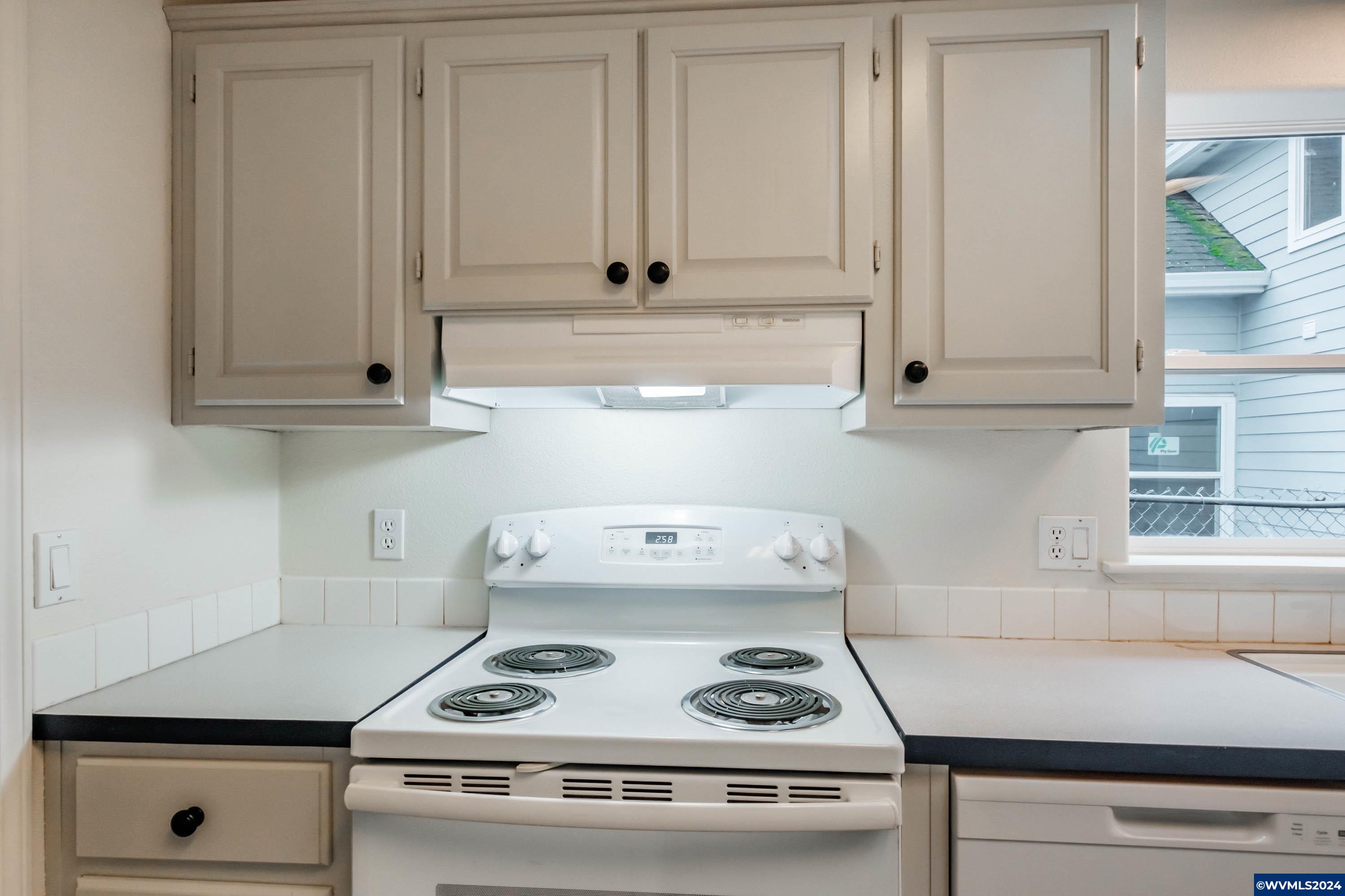 Woodburn, Oregon 97071, United States, 3 Bedrooms Bedrooms, ,2 BathroomsBathrooms,Residential,Active,62086