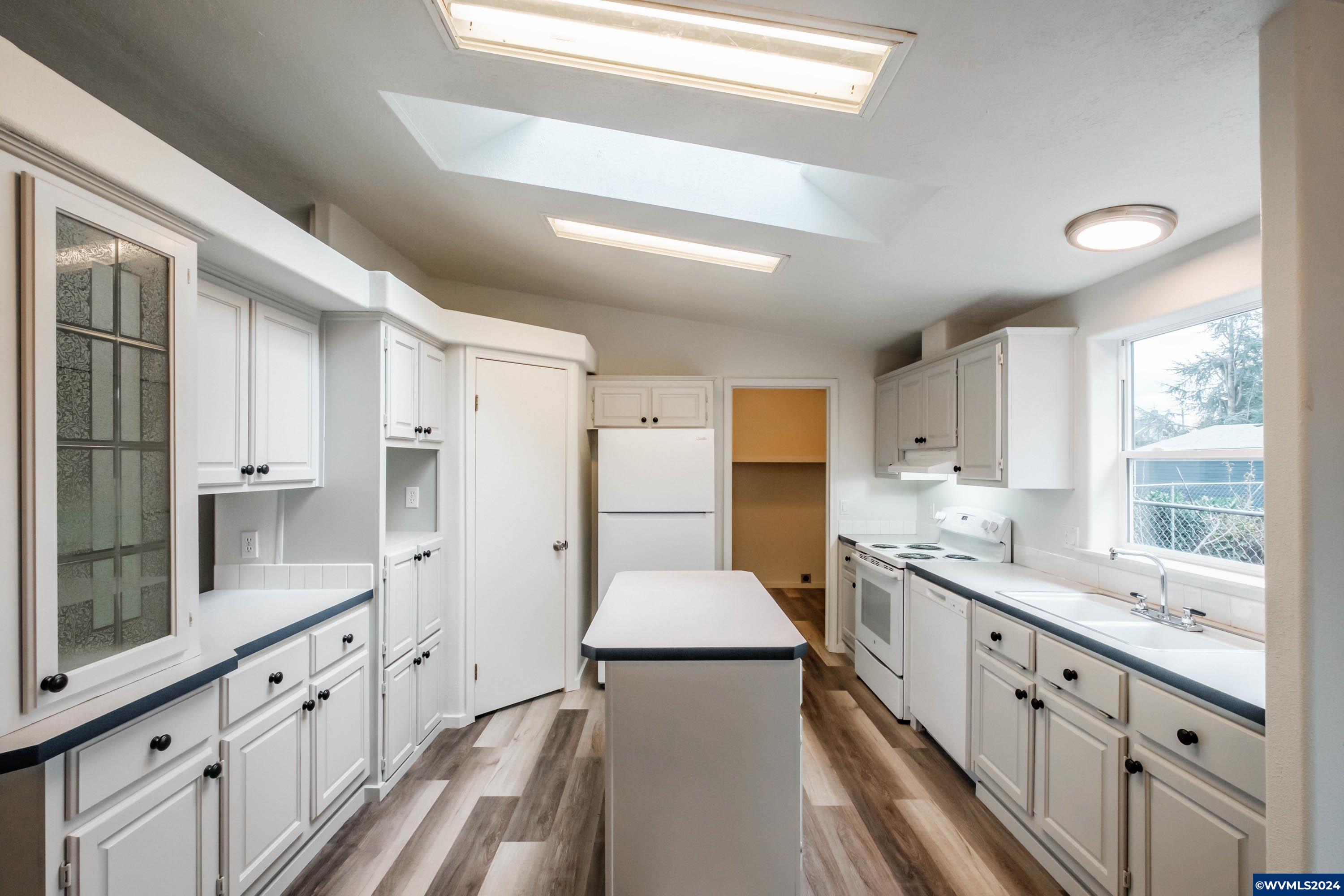 Woodburn, Oregon 97071, United States, 3 Bedrooms Bedrooms, ,2 BathroomsBathrooms,Residential,Active,62086