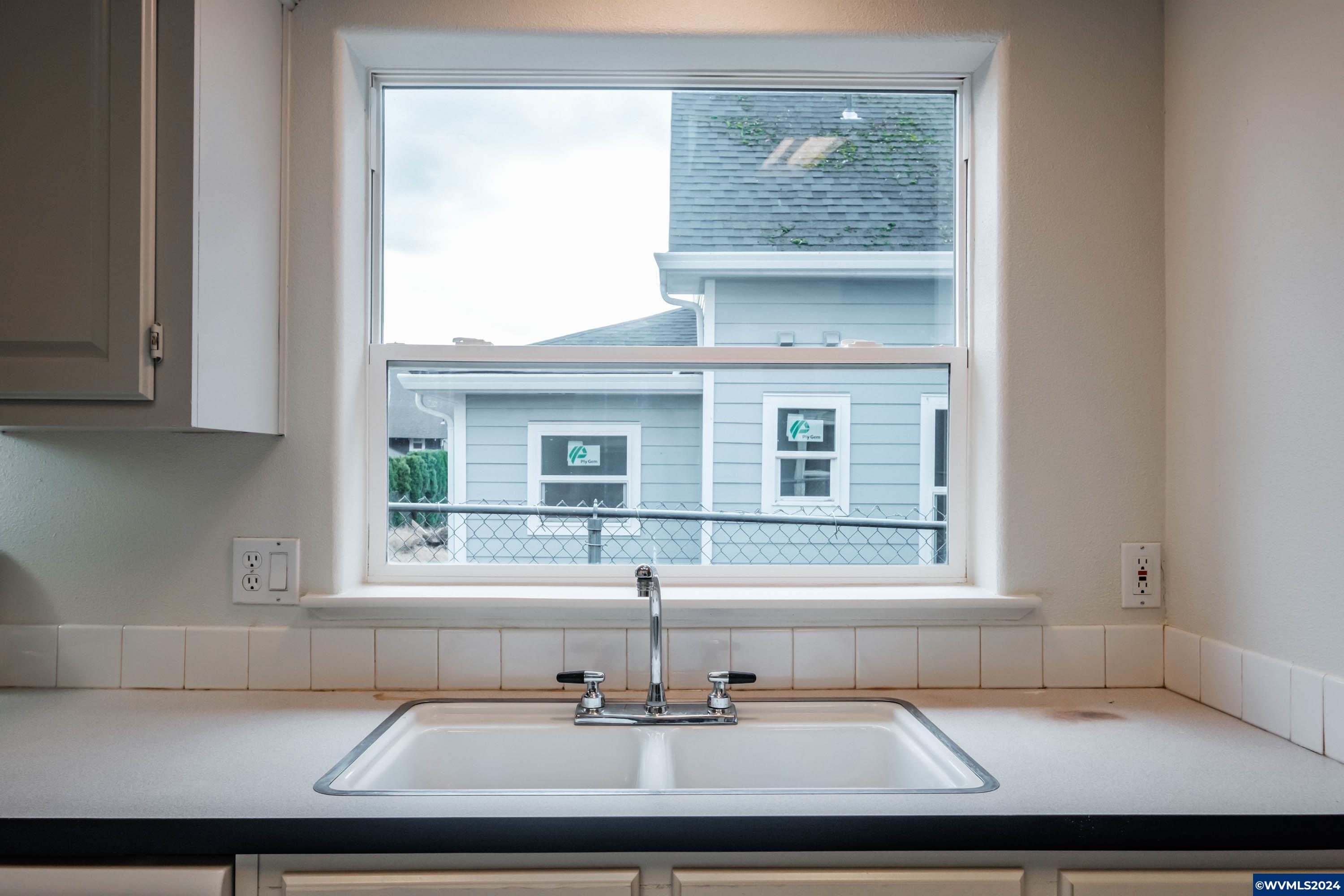 Woodburn, Oregon 97071, United States, 3 Bedrooms Bedrooms, ,2 BathroomsBathrooms,Residential,Active,62086