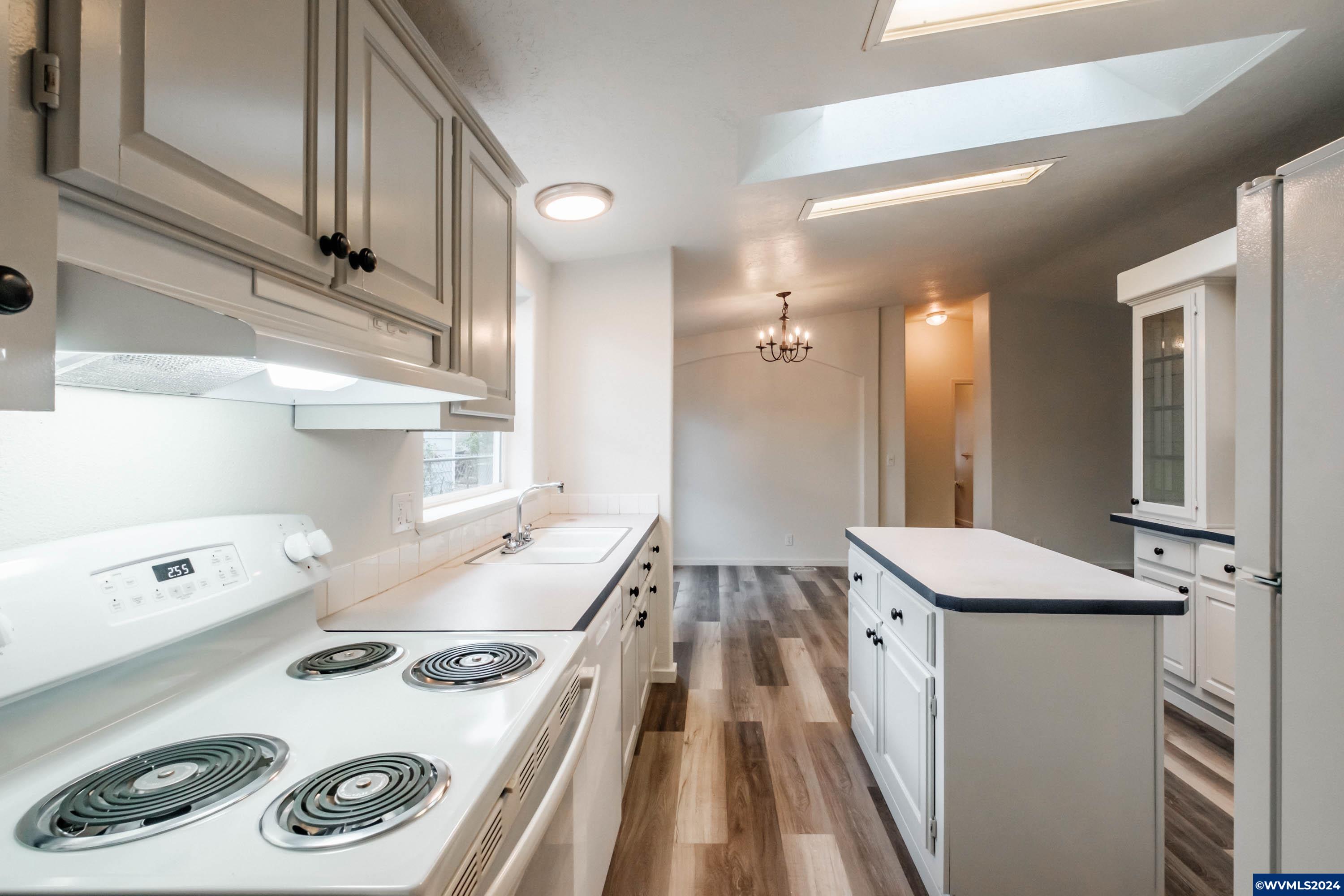 Woodburn, Oregon 97071, United States, 3 Bedrooms Bedrooms, ,2 BathroomsBathrooms,Residential,Active,62086