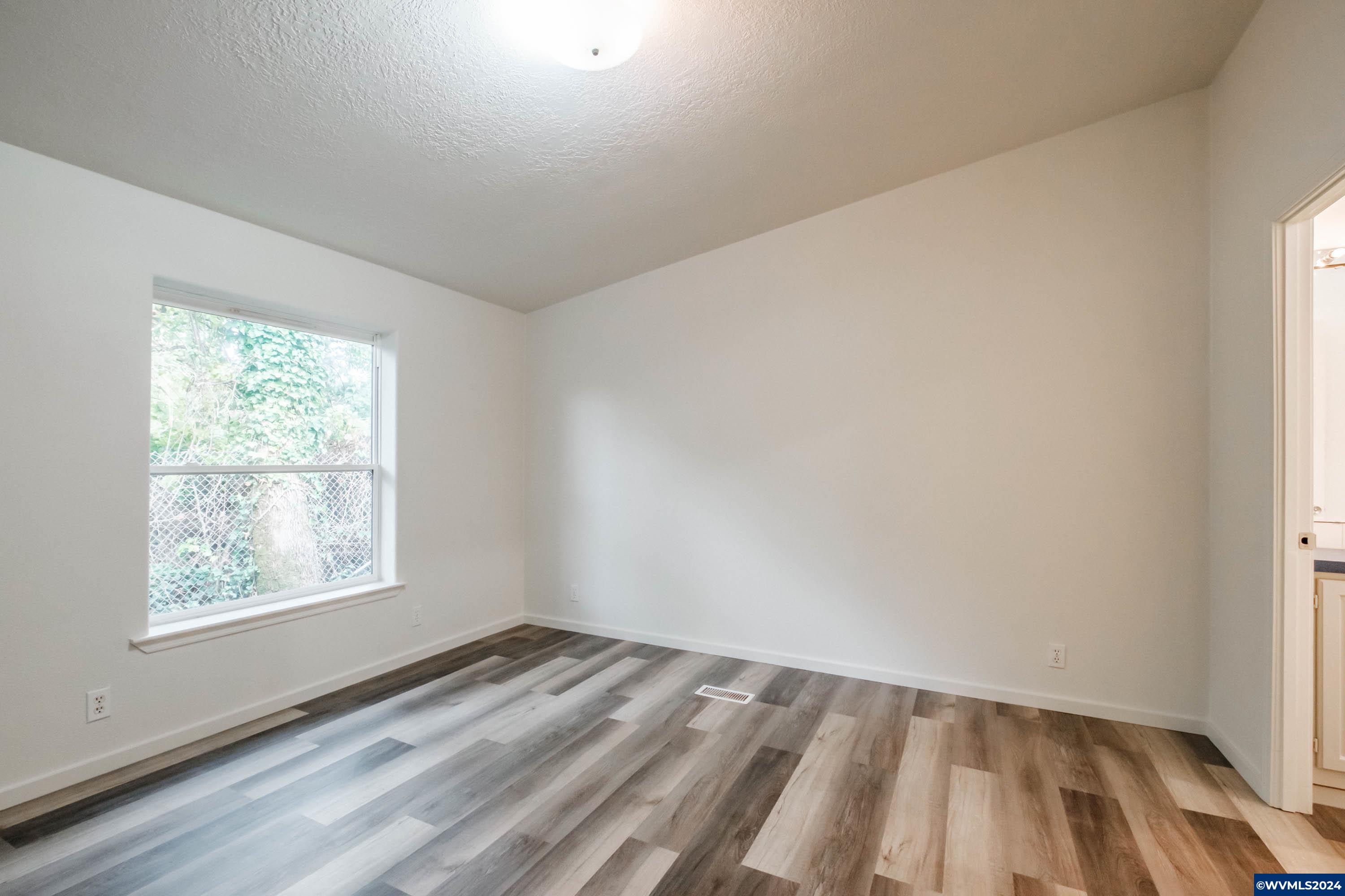 Woodburn, Oregon 97071, United States, 3 Bedrooms Bedrooms, ,2 BathroomsBathrooms,Residential,Active,62086