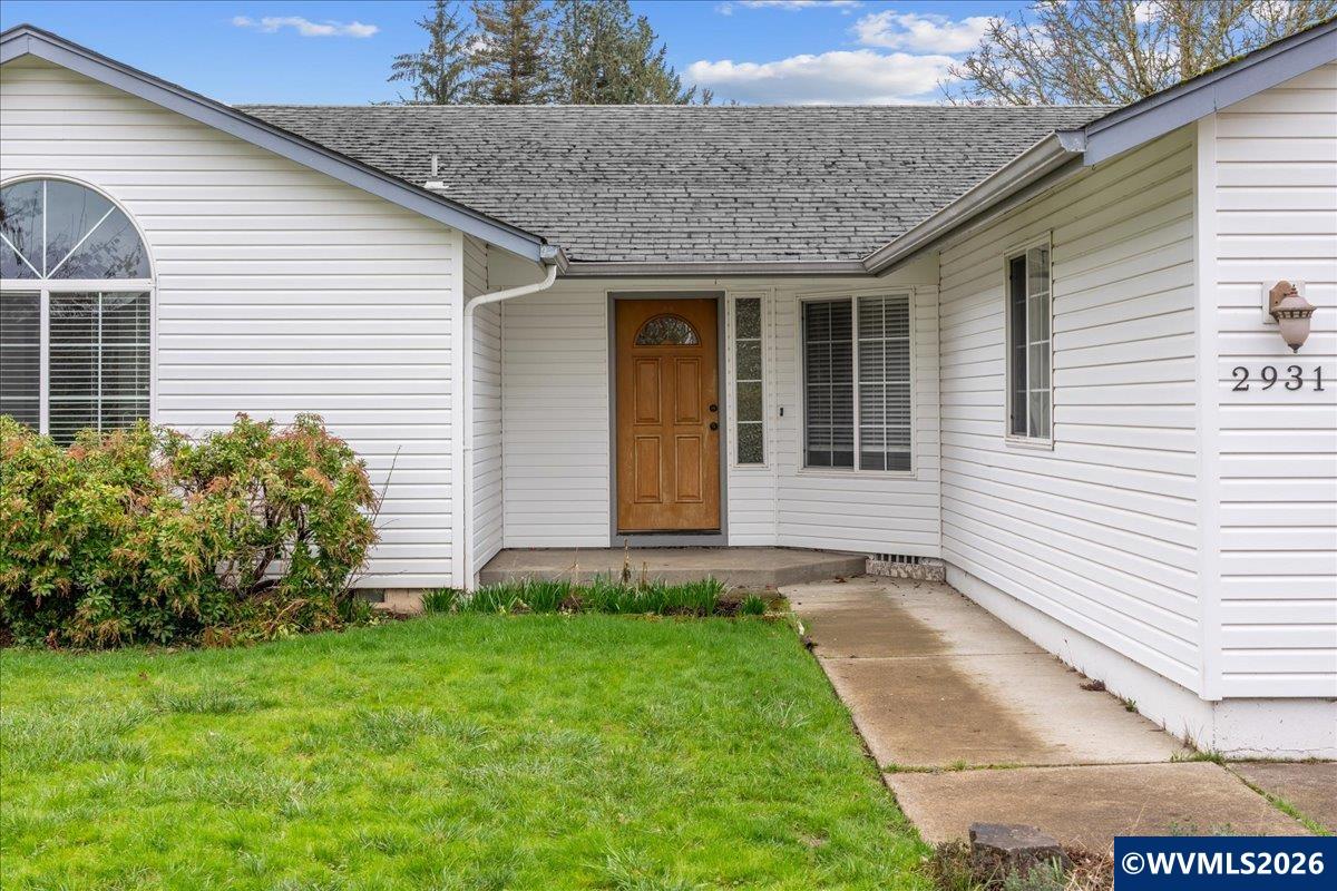 2931 Hollywood Dr NE