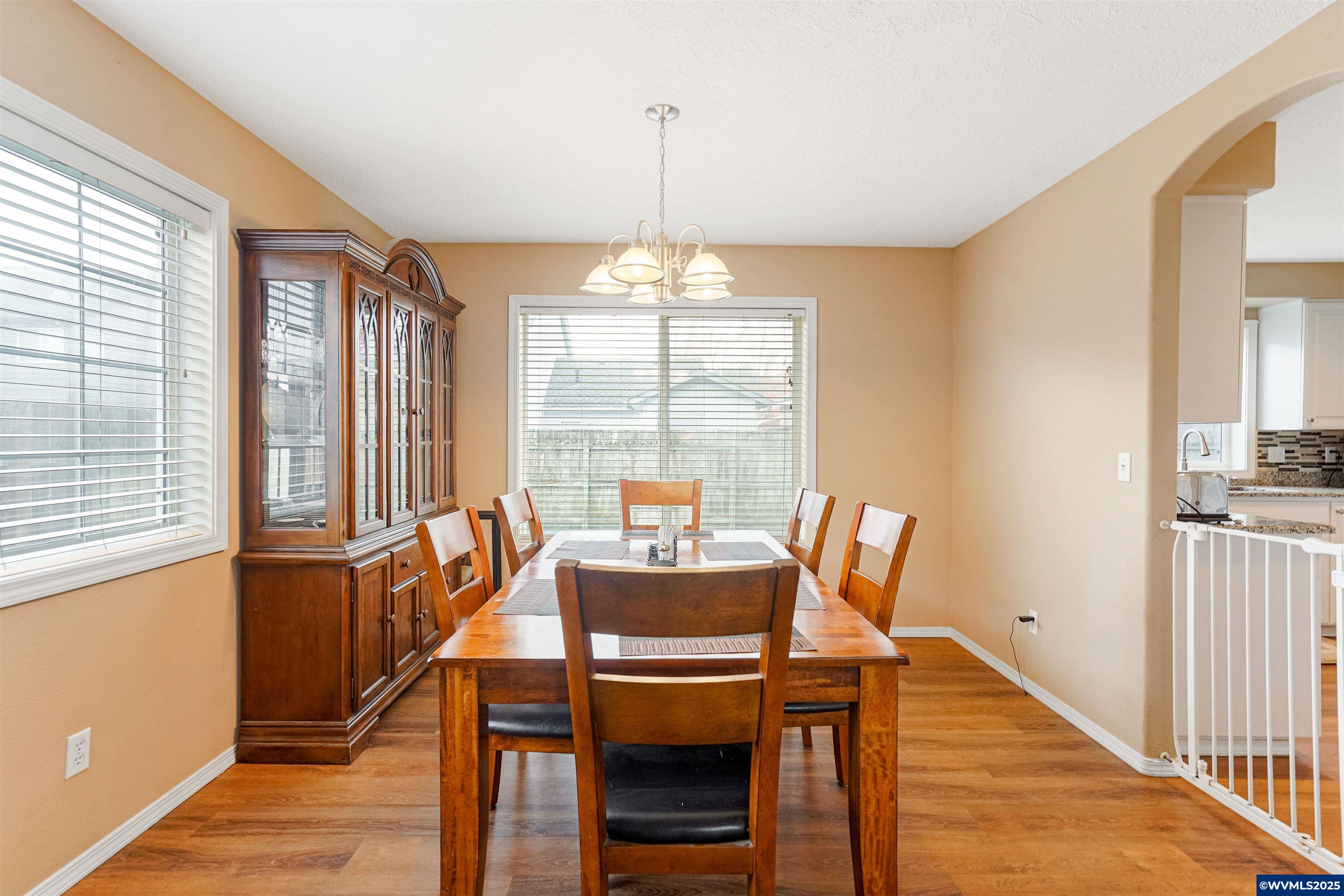 1228 Bent Grass Ct NE