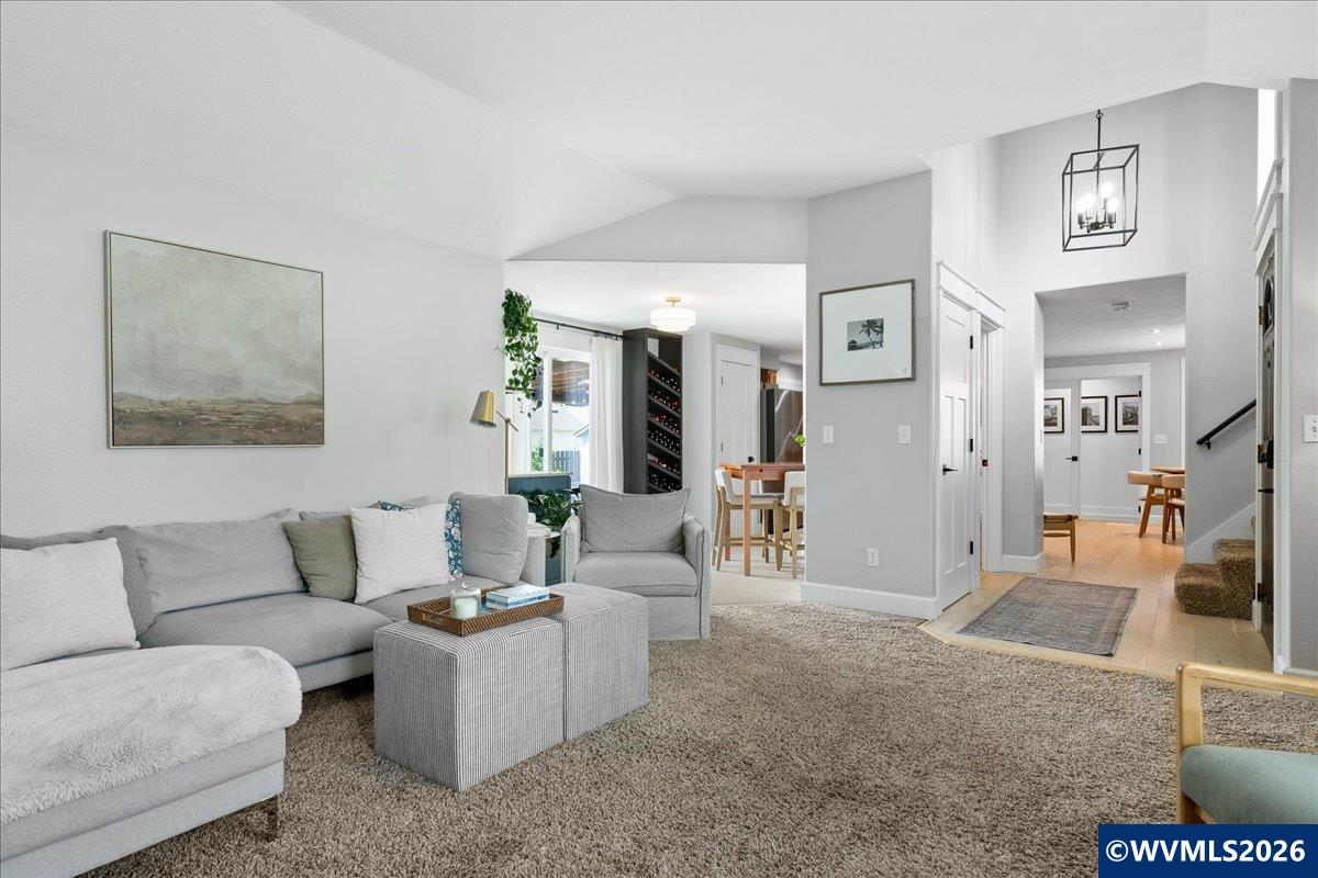 2109 N Valeri Dr