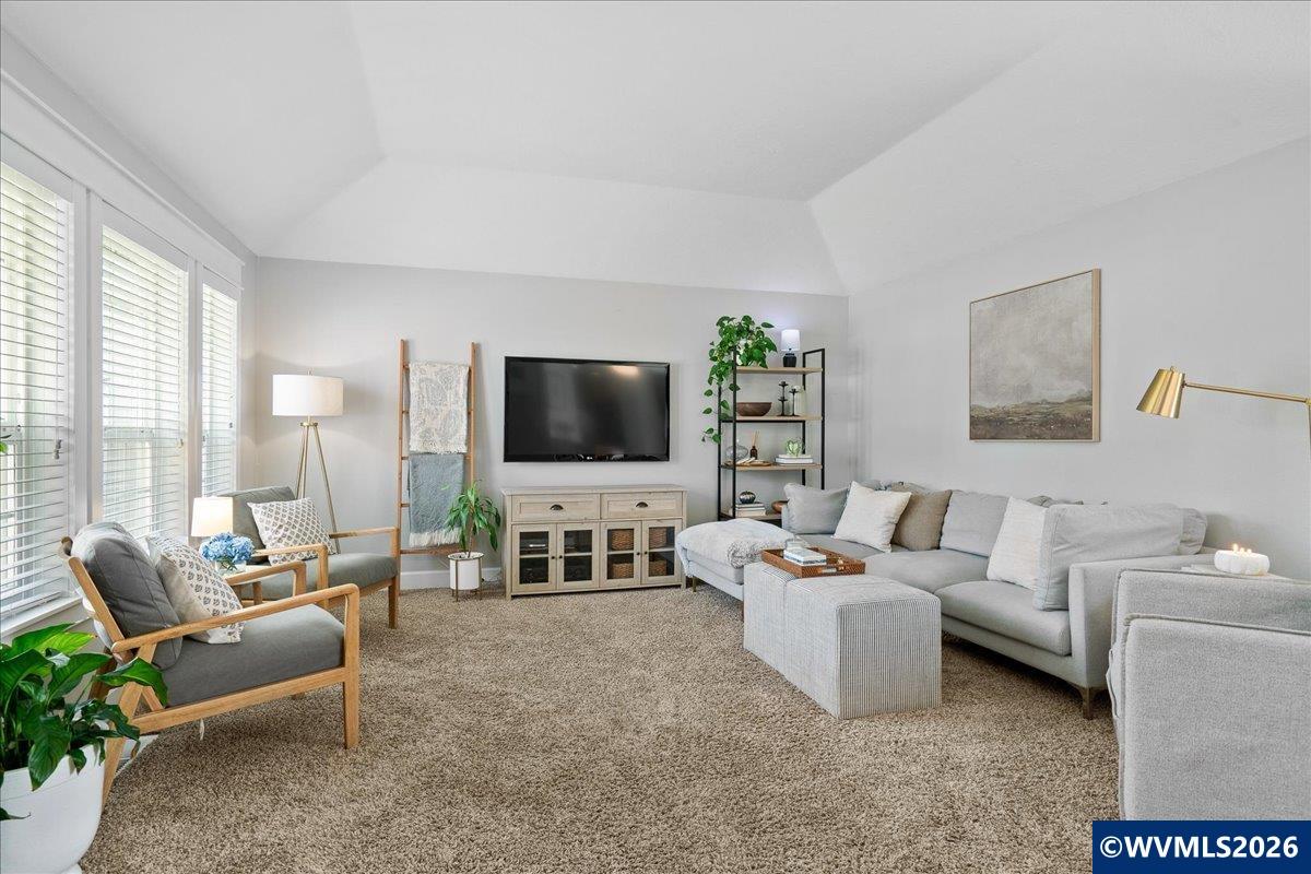 2109 N Valeri Dr