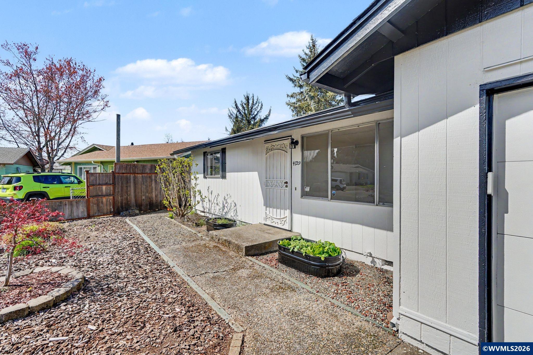 4739 Charmalee Ct NE