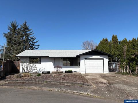 4739 Charmalee Ct NE Salem OR 97305