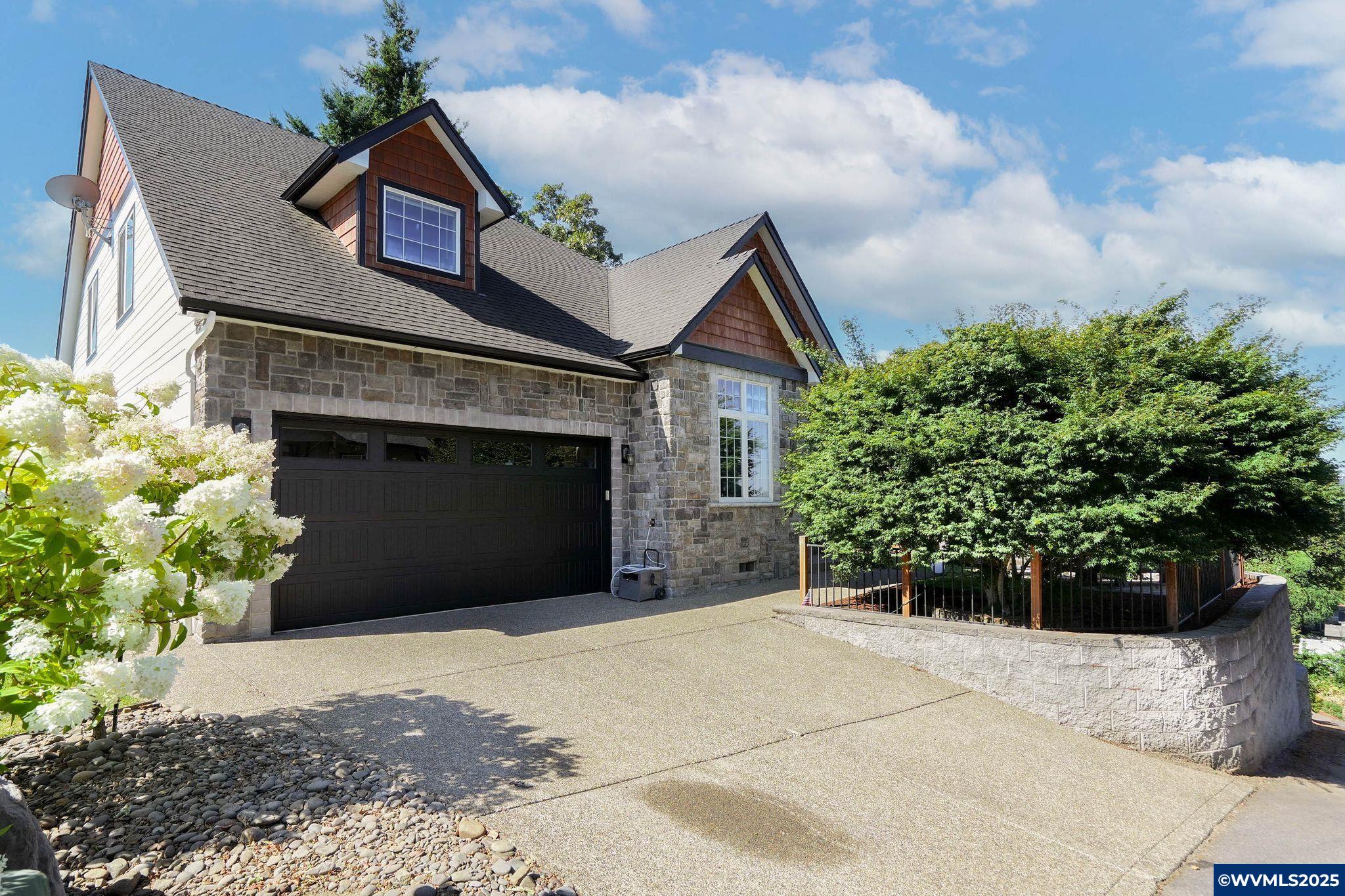 6189 Genesis St SE