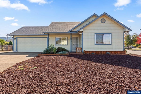 18 VILLAGE LP, CRESWELL, OR 97426 - Image b9a86476e330366f1b87342b0282907b/65613260