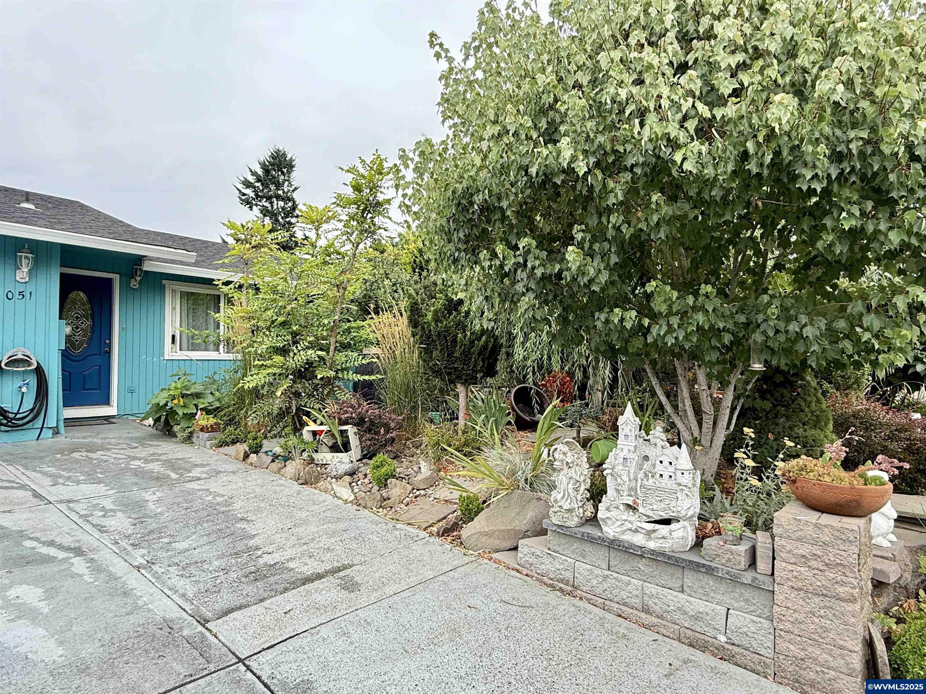 1051 Orchard Ln