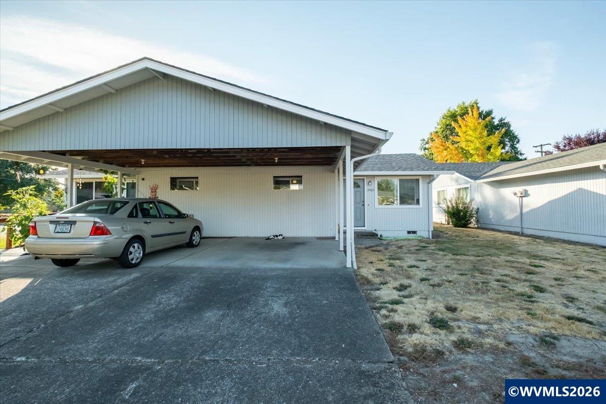 2501 Prairie (-2503) Pl SE