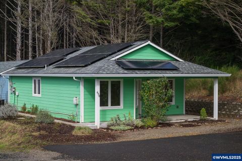 638 SE Keel Av Lincoln City OR 97367
