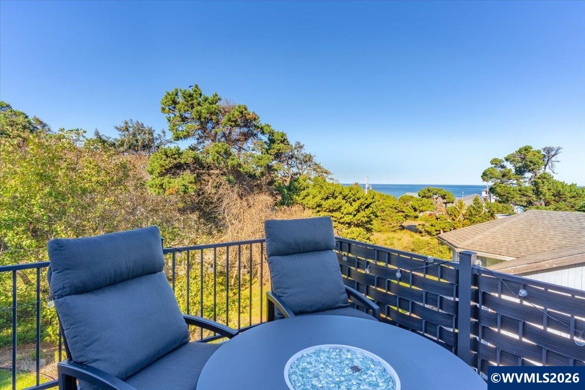 Experience inspired luxury in the coveted Roads End neighborhood, wher – image 35