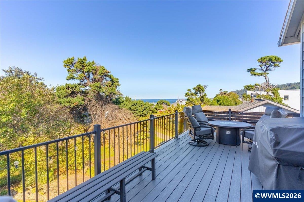 Experience inspired luxury in the coveted Roads End neighborhood, wher – image 37