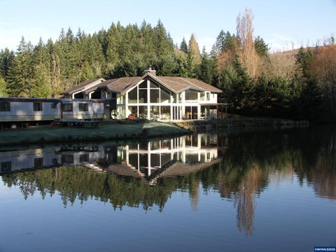 4300 Briar Knob Lp NE Scotts Mills OR 97375