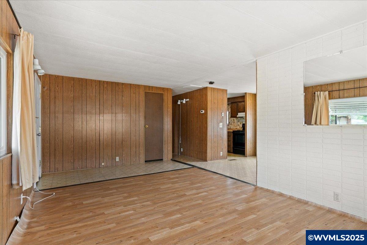 2200 Lancaster #23A Dr SE