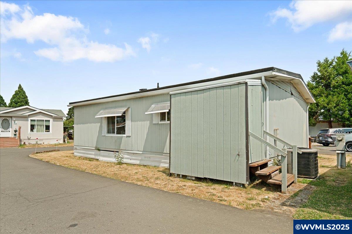 2200 Lancaster #23A Dr SE