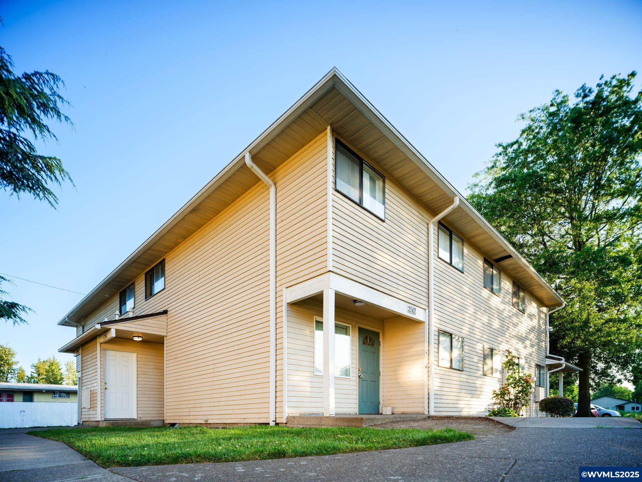 2540 - 2594 Lee St SE