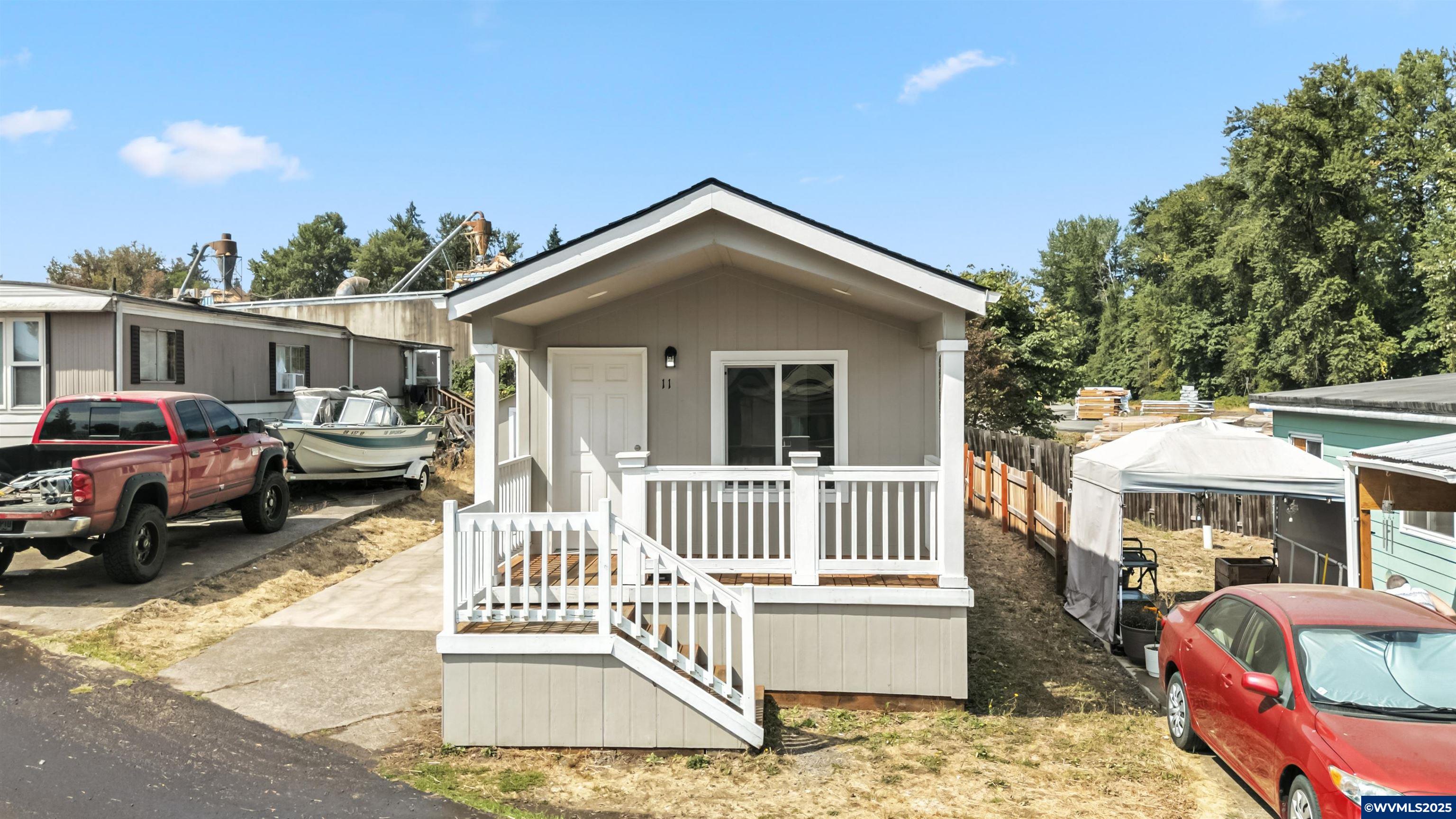 1530 Tamarack #11 St
