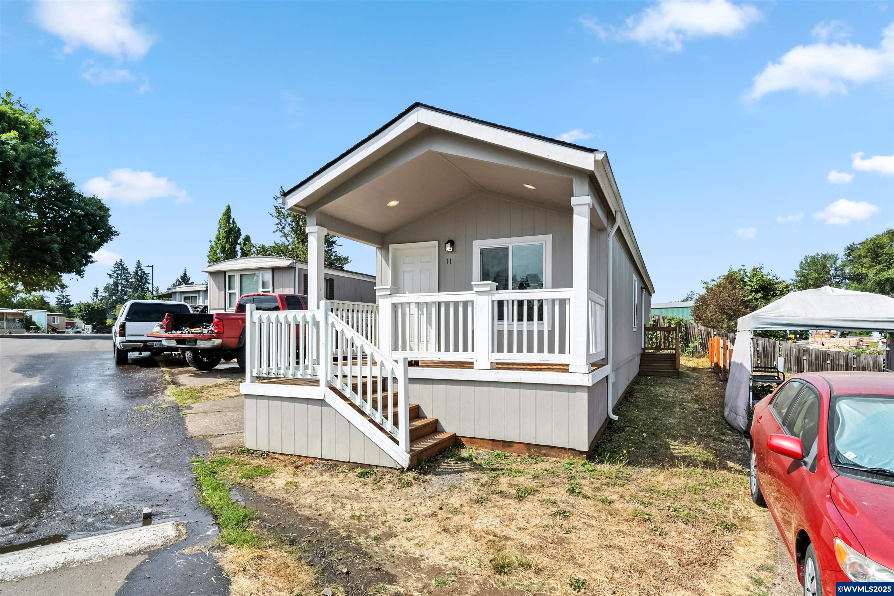 1530 Tamarack #11 St