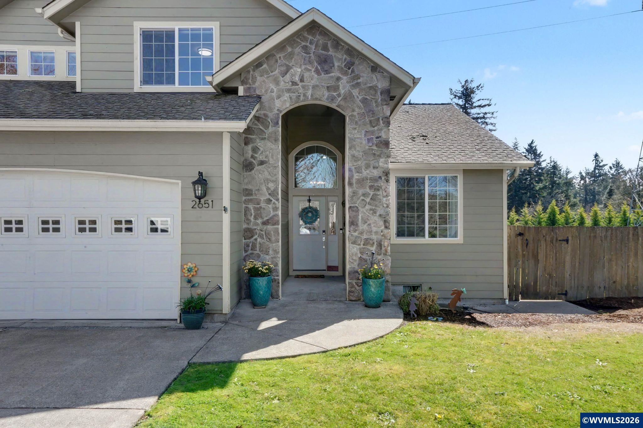 2651 Oak Ridge St NW