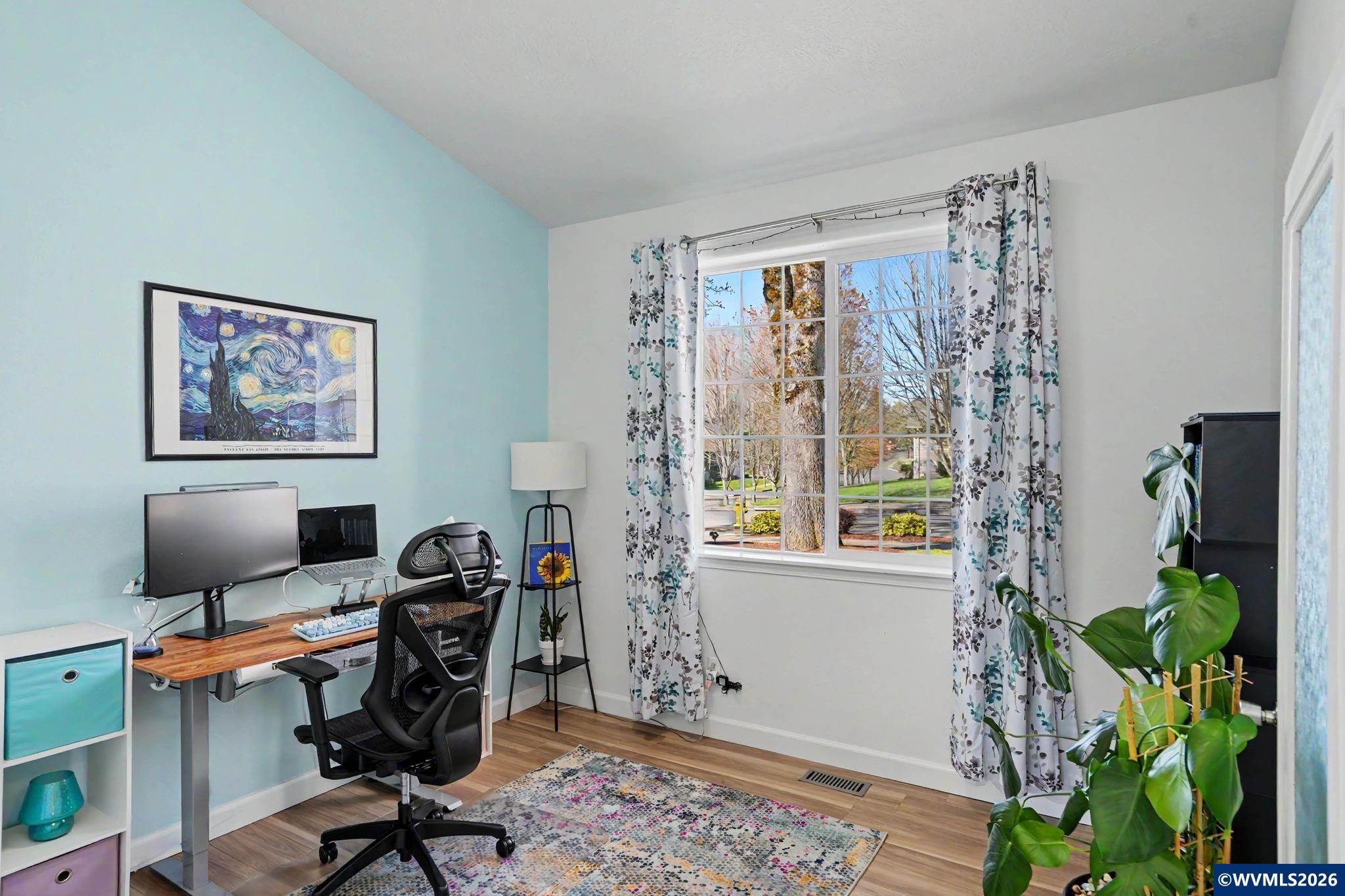 2651 Oak Ridge St NW