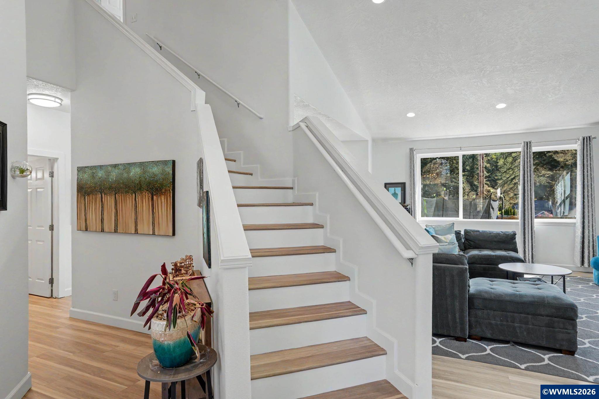 2651 Oak Ridge St NW