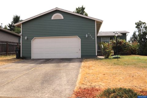 1540 Harlandale Av SE Salem OR 97306