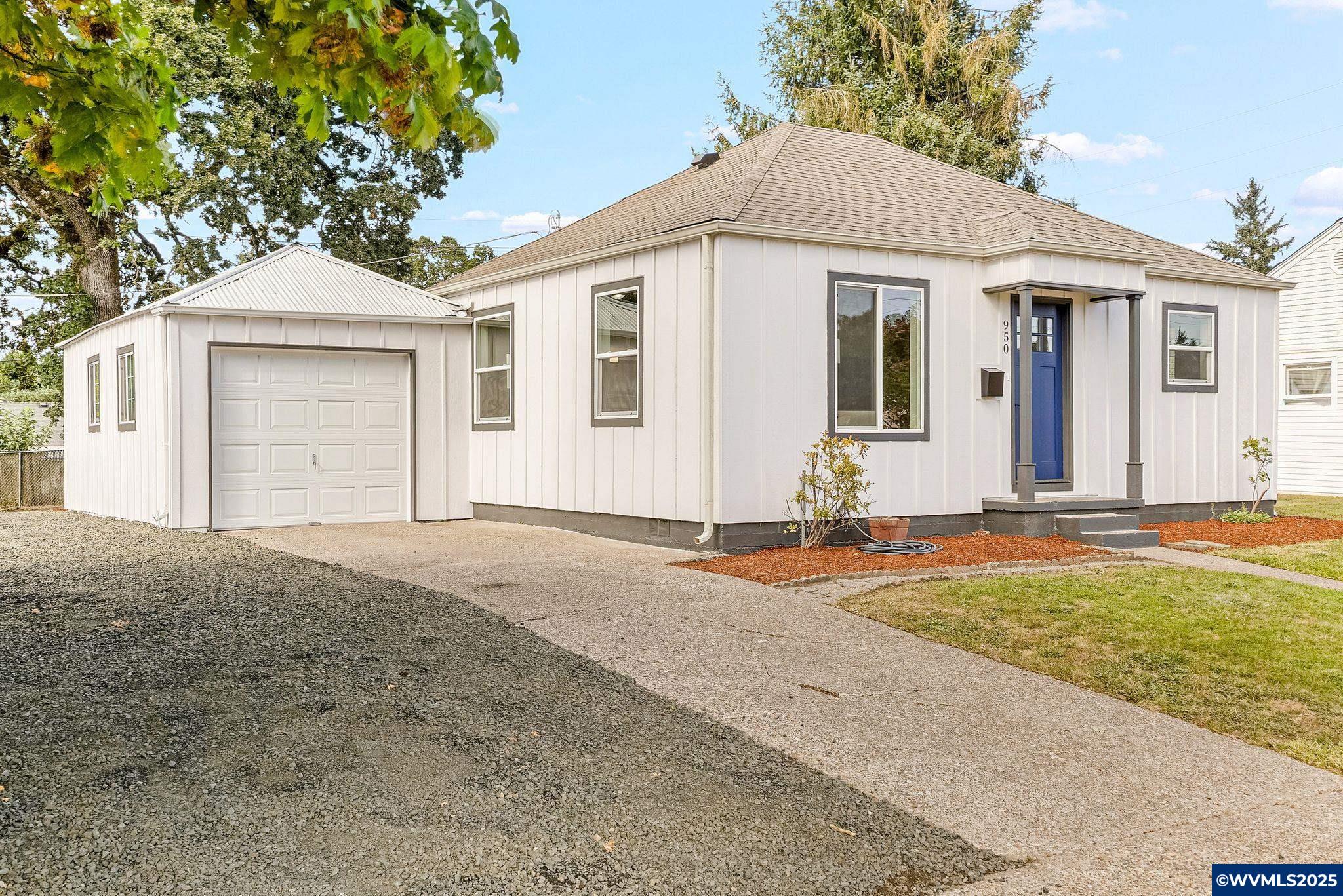 950 D St