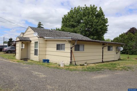 Single Family Residence in Lebanon OR 33719 Santiam Hwy 9.jpg