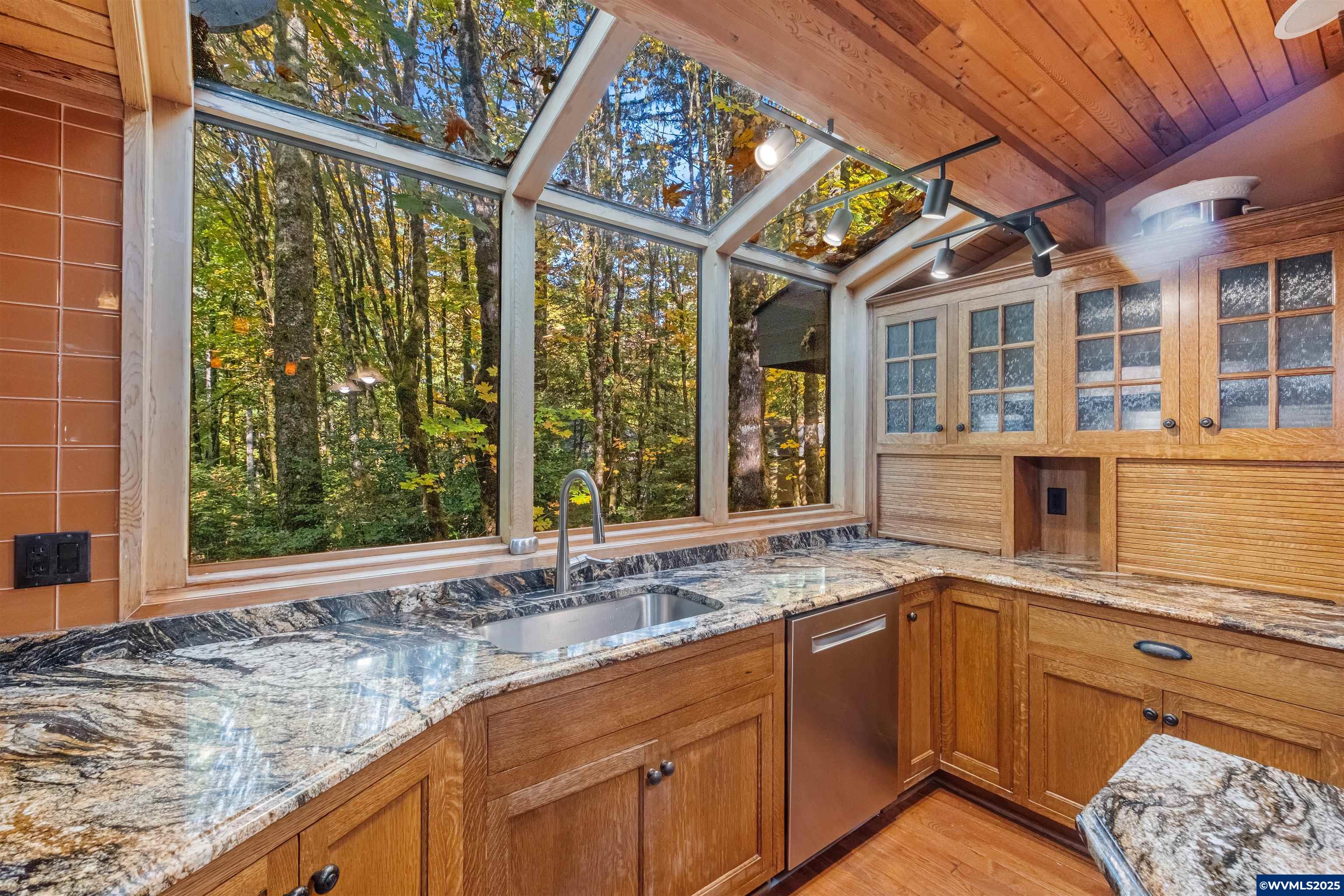 Salem, Oregon 97306, United States, 4 Bedrooms Bedrooms, ,4 BathroomsBathrooms,Residential,Active,237134