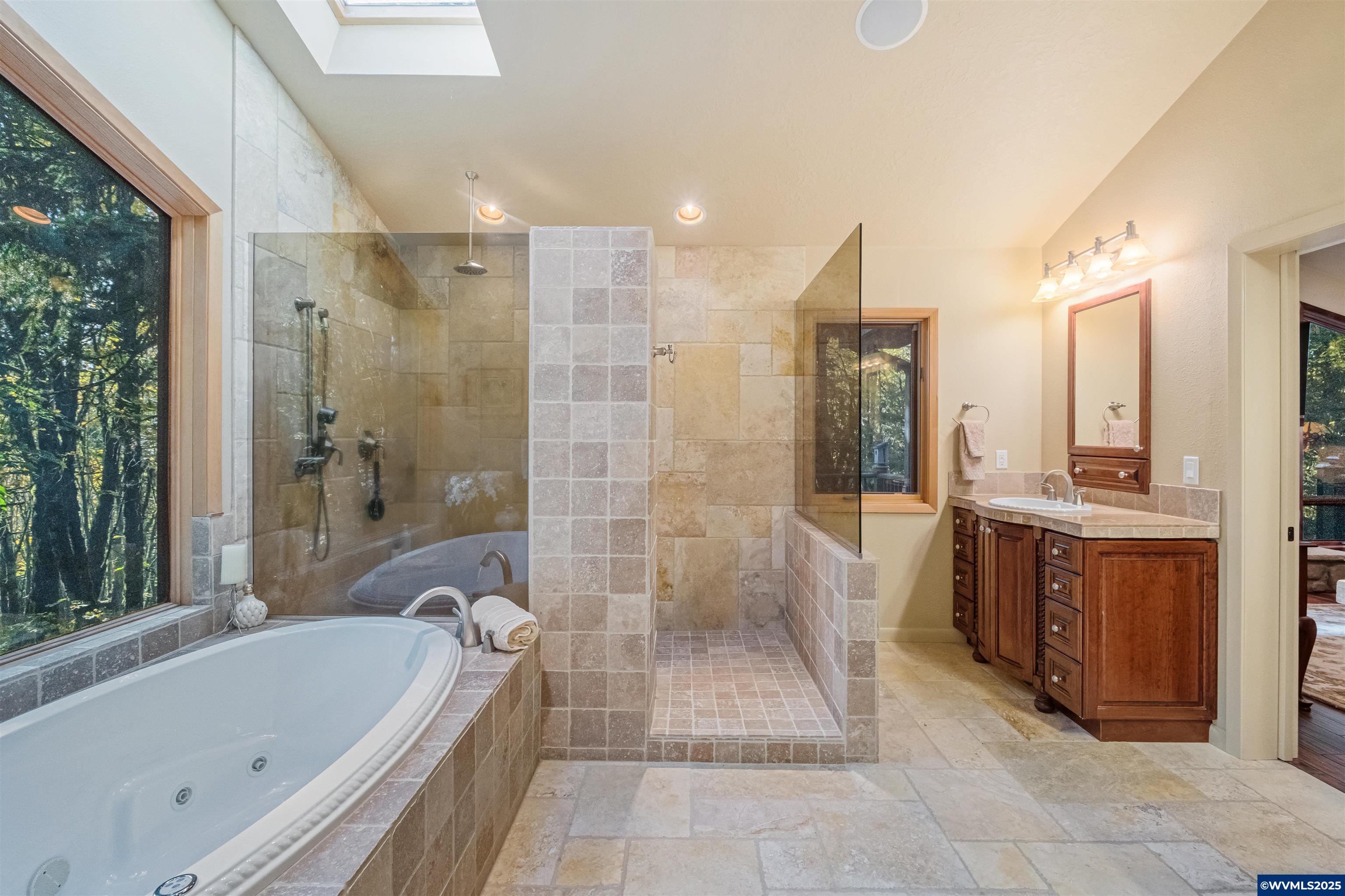 Salem, Oregon 97306, United States, 4 Bedrooms Bedrooms, ,4 BathroomsBathrooms,Residential,Active,237134