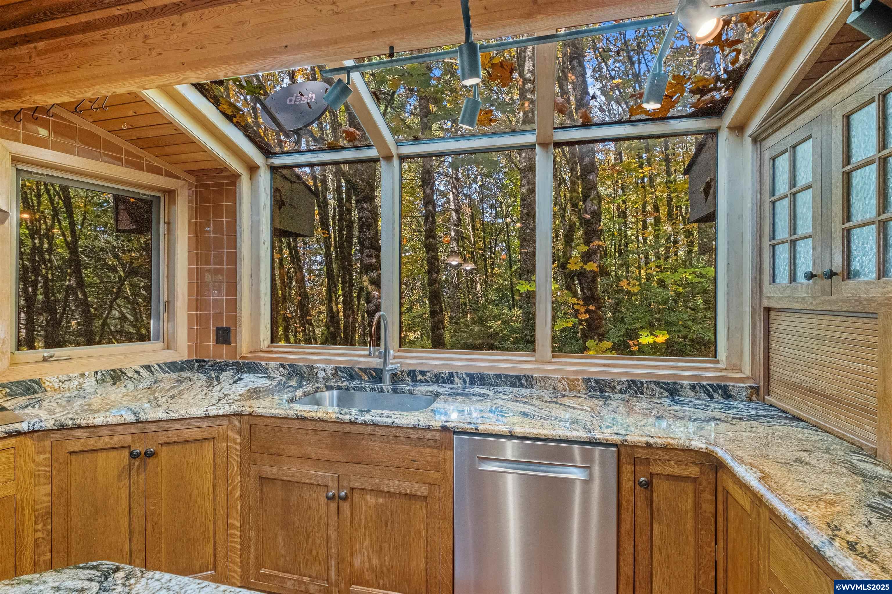 Salem, Oregon 97306, United States, 4 Bedrooms Bedrooms, ,4 BathroomsBathrooms,Residential,Active,237134