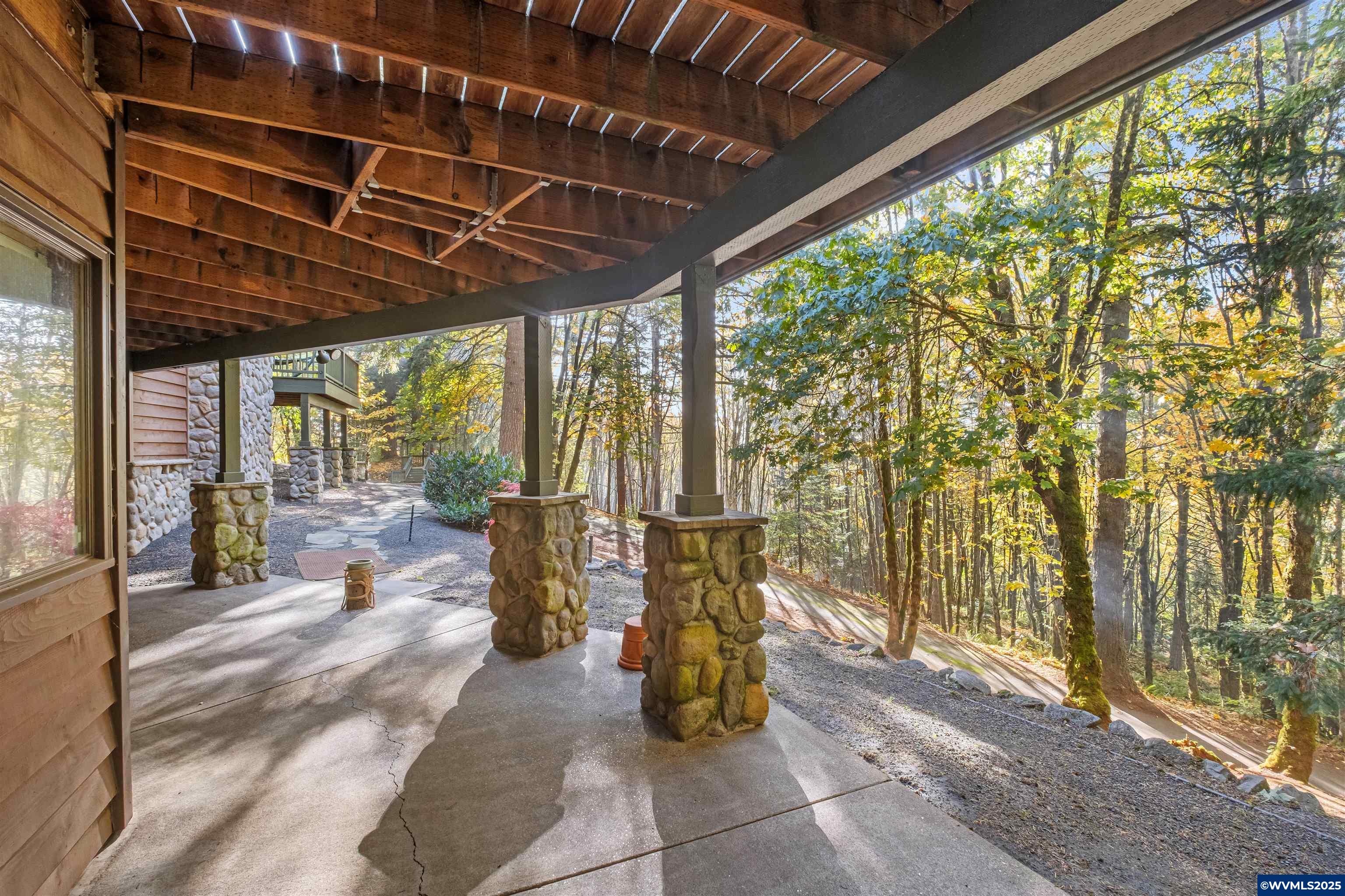 Salem, Oregon 97306, United States, 4 Bedrooms Bedrooms, ,4 BathroomsBathrooms,Residential,Active,237134