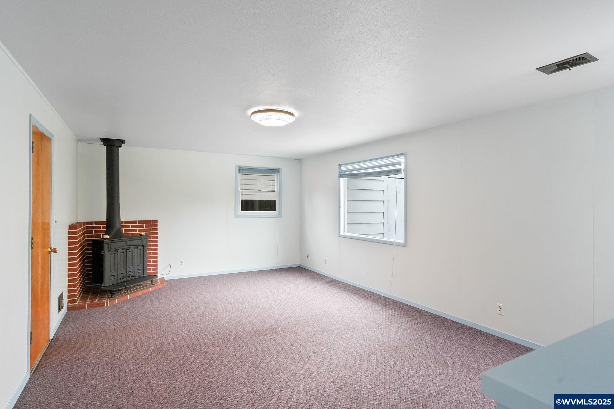 Salem, Oregon 97302, United States, 4 Bedrooms Bedrooms, ,2 BathroomsBathrooms,Residential,Active,239930