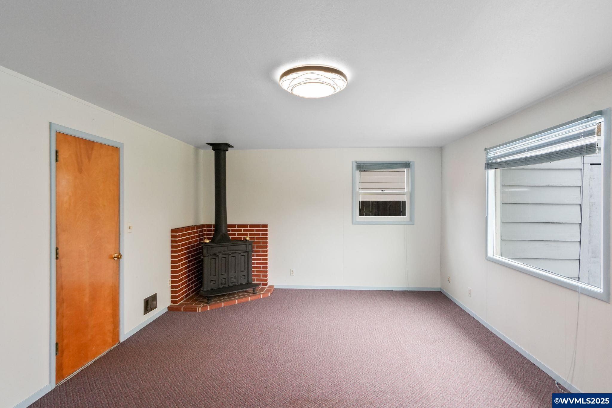 Salem, Oregon 97302, United States, 4 Bedrooms Bedrooms, ,2 BathroomsBathrooms,Residential,Active,239930