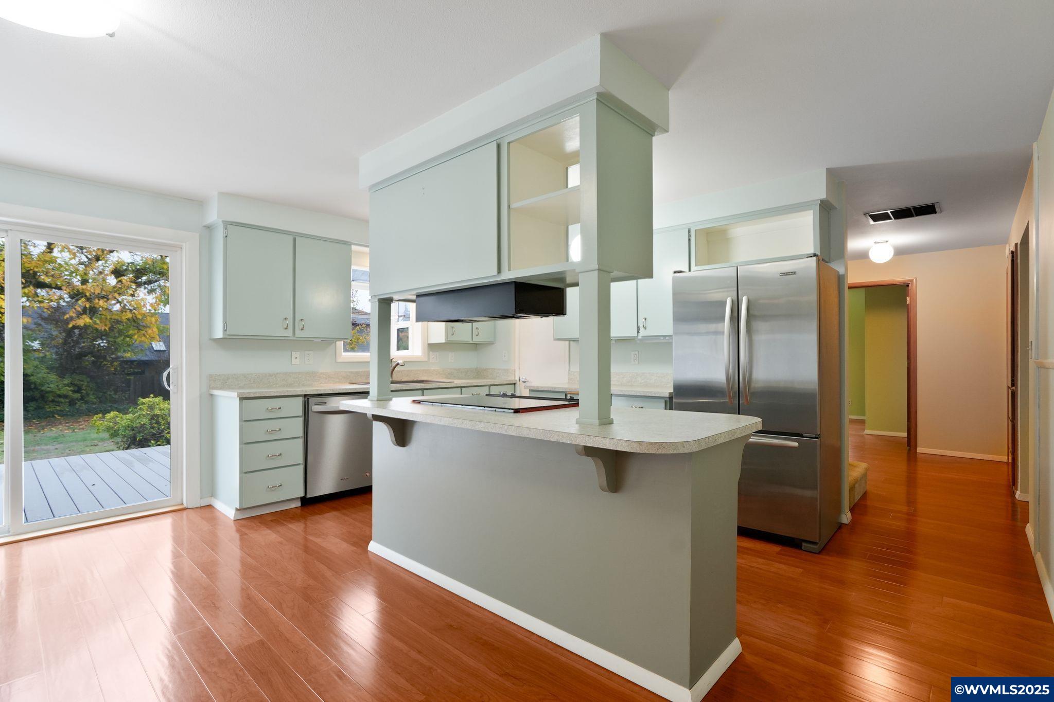 Salem, Oregon 97302, United States, 4 Bedrooms Bedrooms, ,2 BathroomsBathrooms,Residential,Active,239930