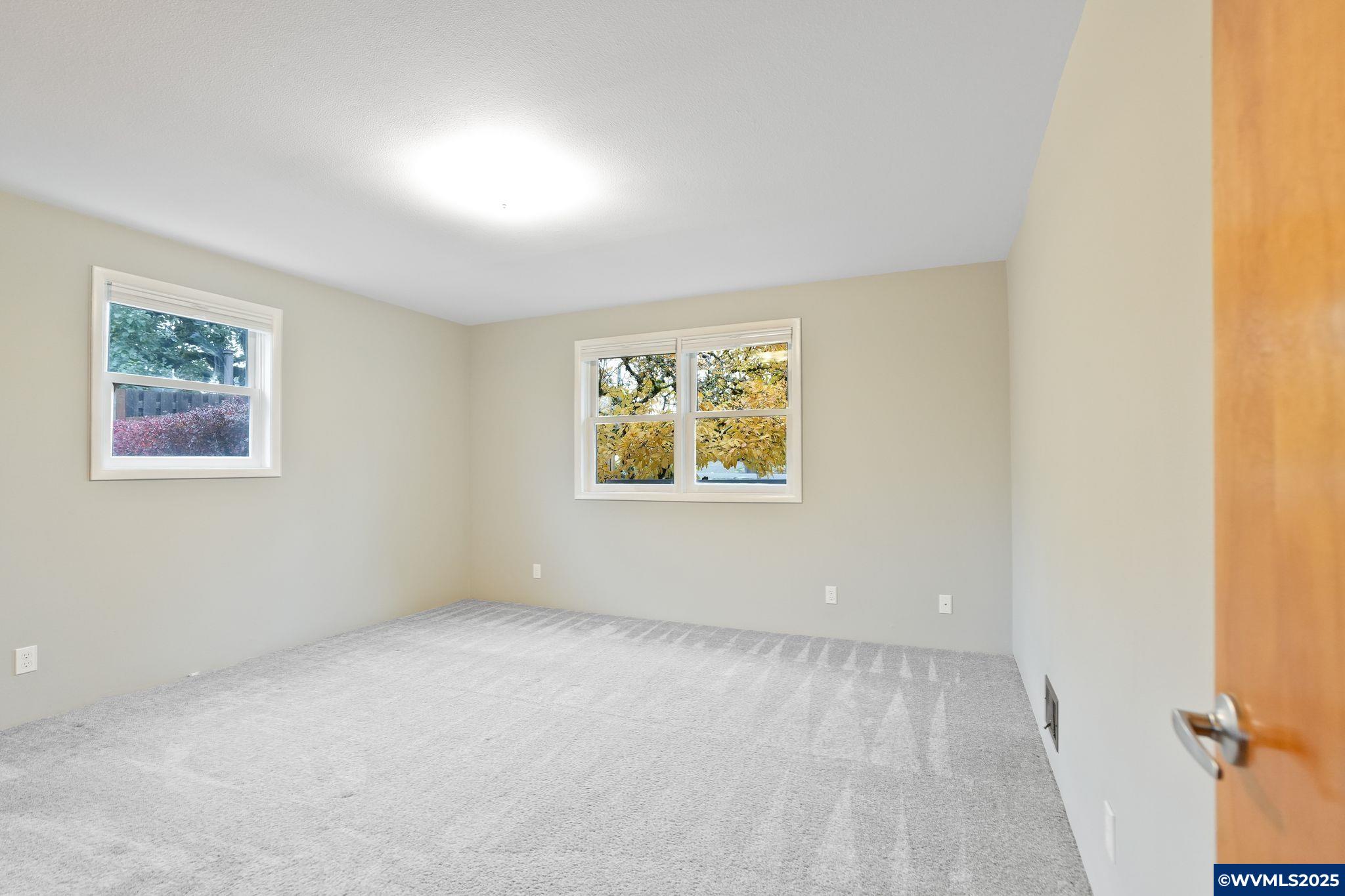 Salem, Oregon 97302, United States, 4 Bedrooms Bedrooms, ,2 BathroomsBathrooms,Residential,Active,239930