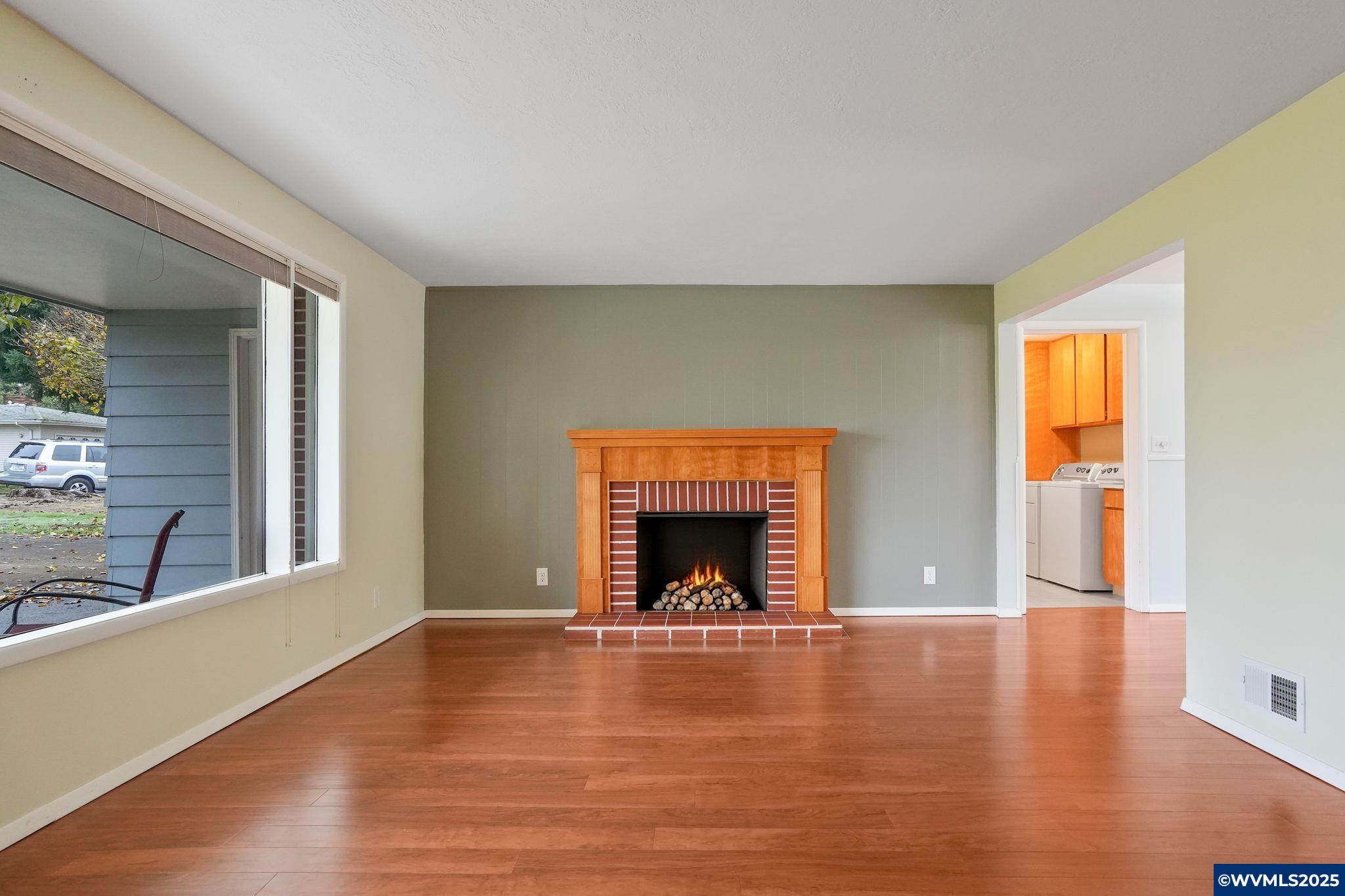 Salem, Oregon 97302, United States, 4 Bedrooms Bedrooms, ,2 BathroomsBathrooms,Residential,Active,239930