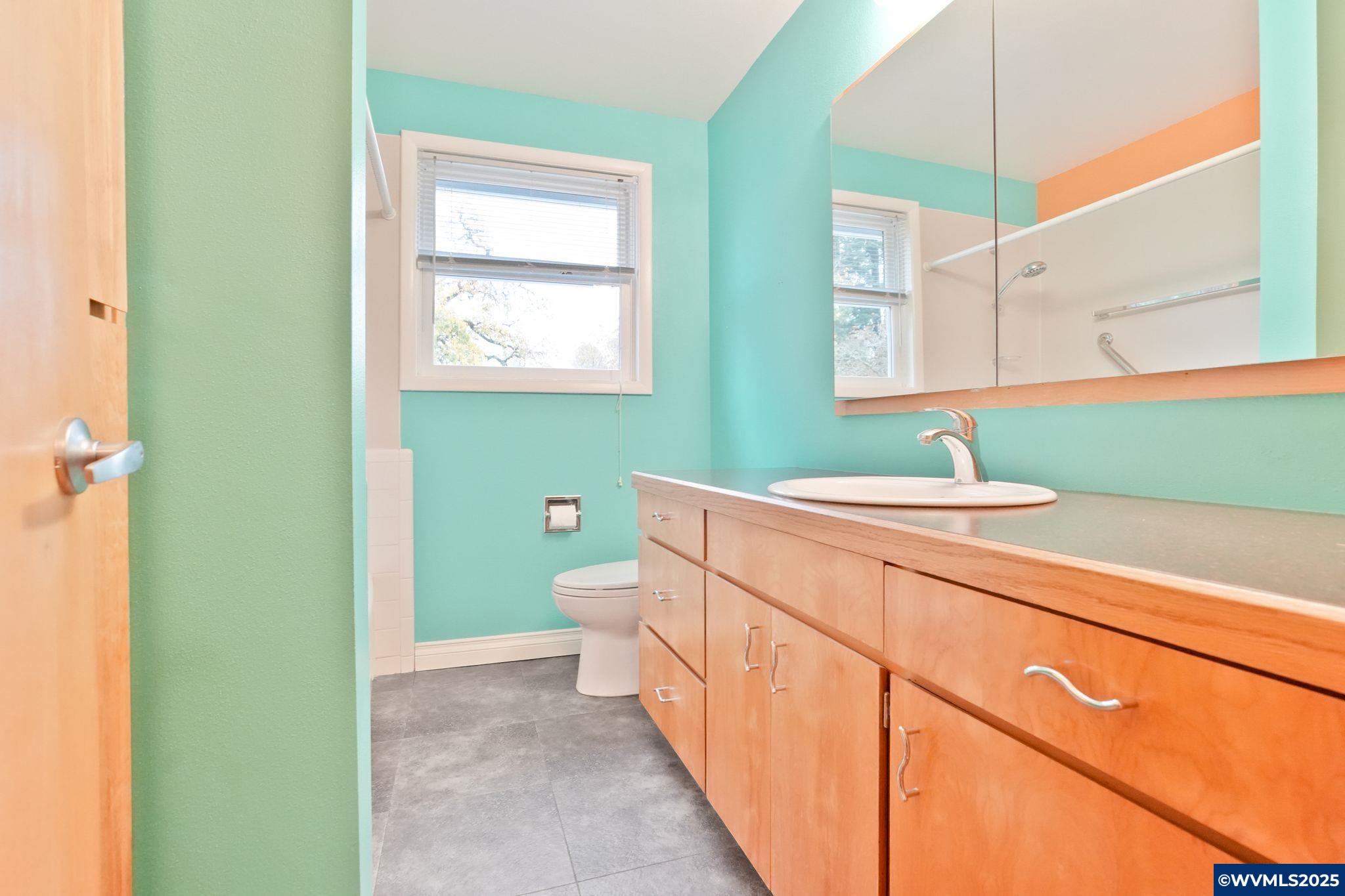 Salem, Oregon 97302, United States, 4 Bedrooms Bedrooms, ,2 BathroomsBathrooms,Residential,Active,239930