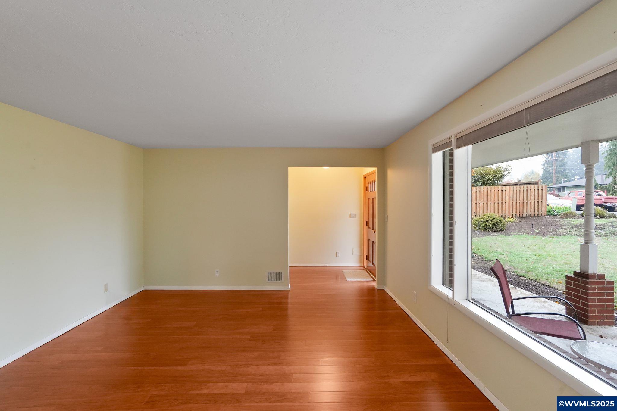 Salem, Oregon 97302, United States, 4 Bedrooms Bedrooms, ,2 BathroomsBathrooms,Residential,Active,239930